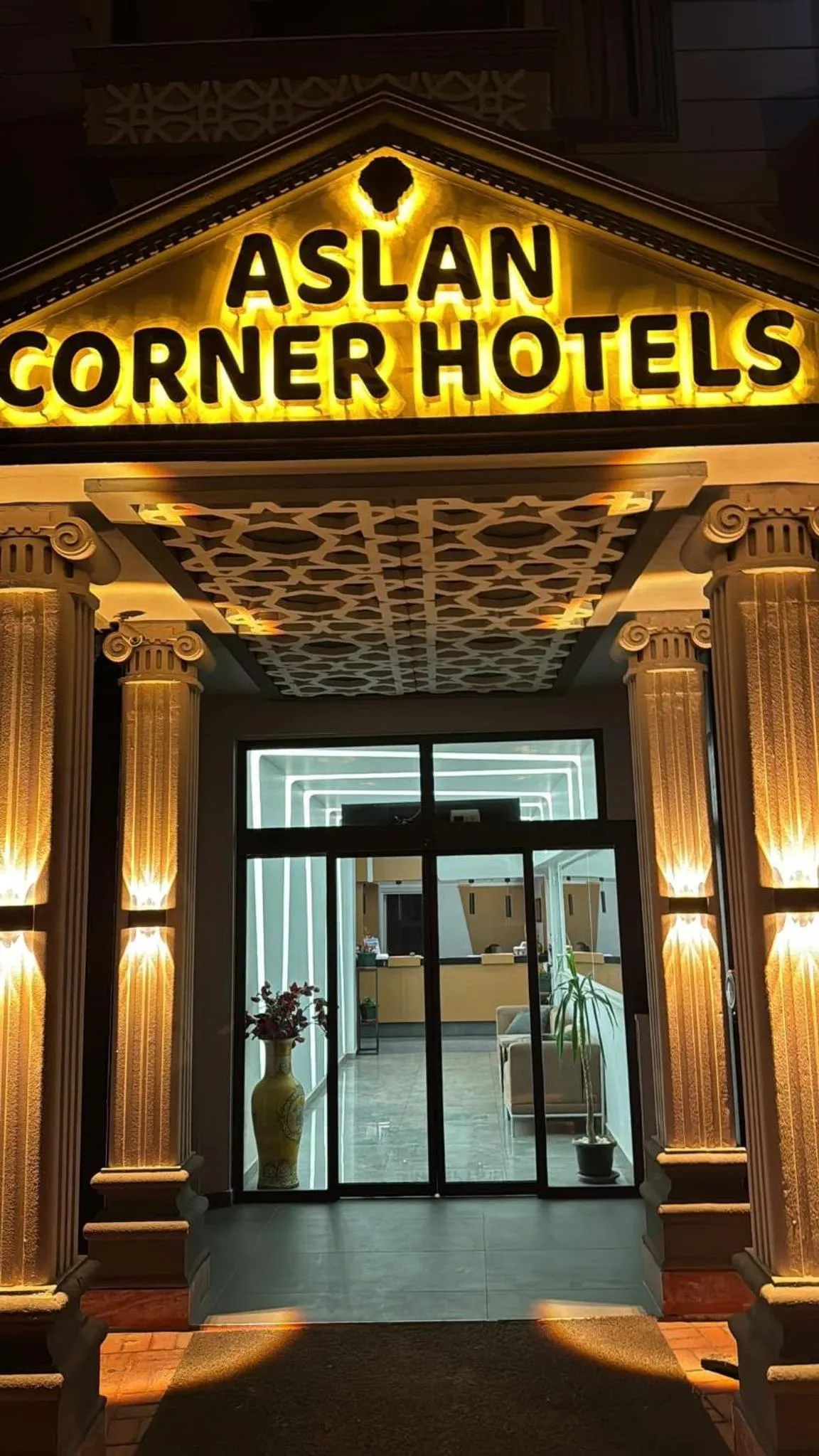 Aslan Corner Hotel