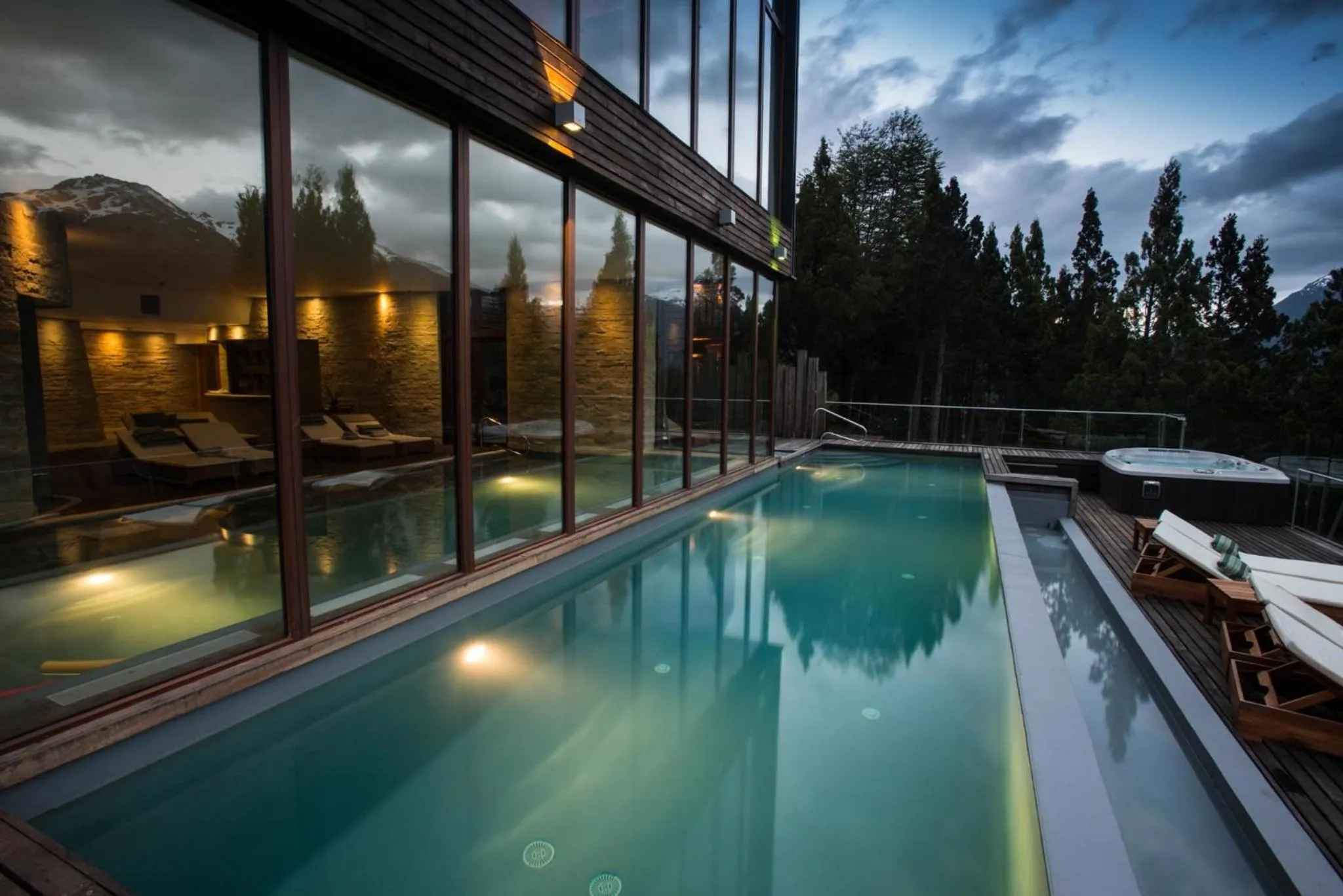 Pool view in Uman Lodge Patagonia Chile