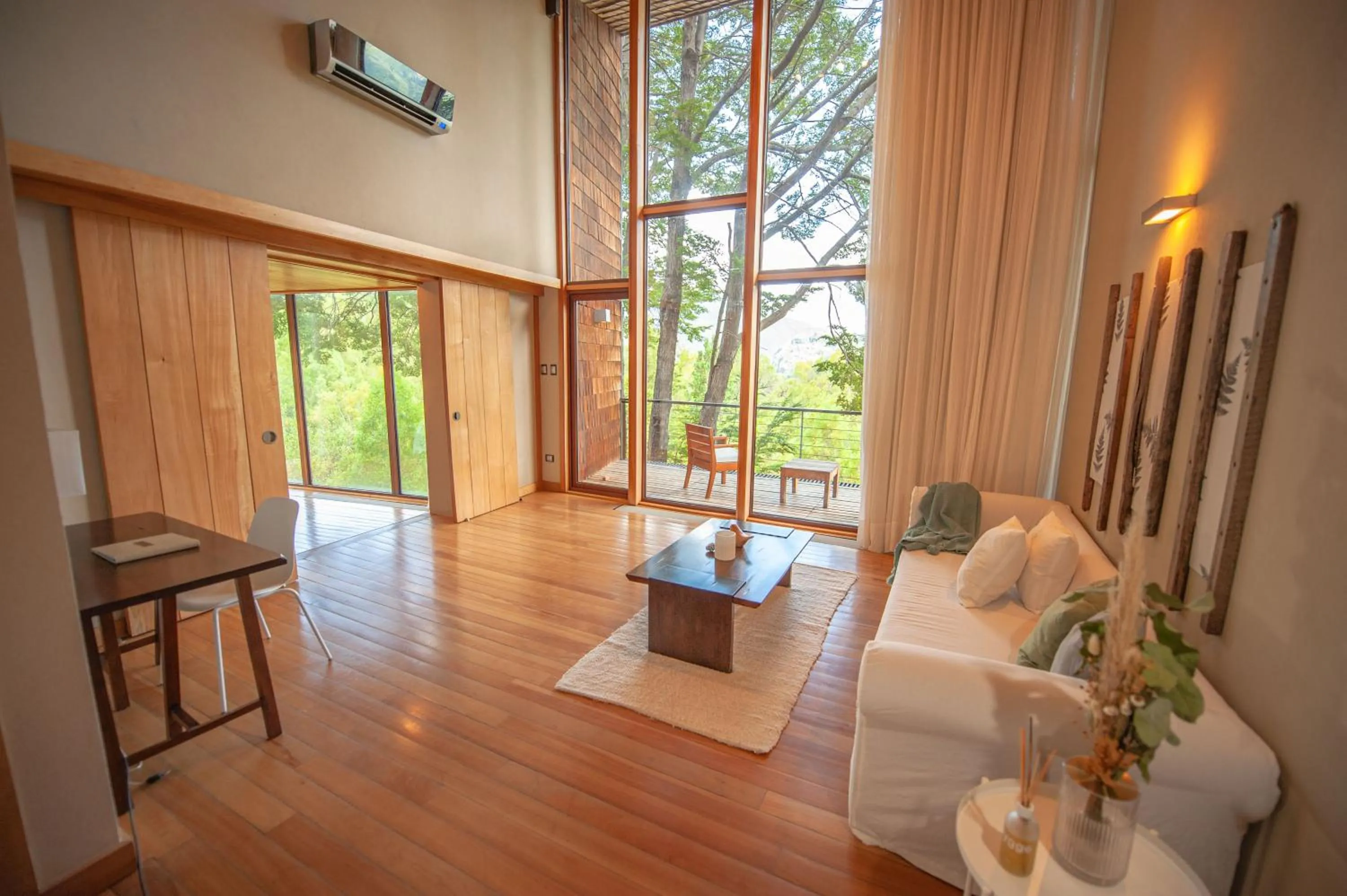 Living room in Uman Lodge Patagonia Chile