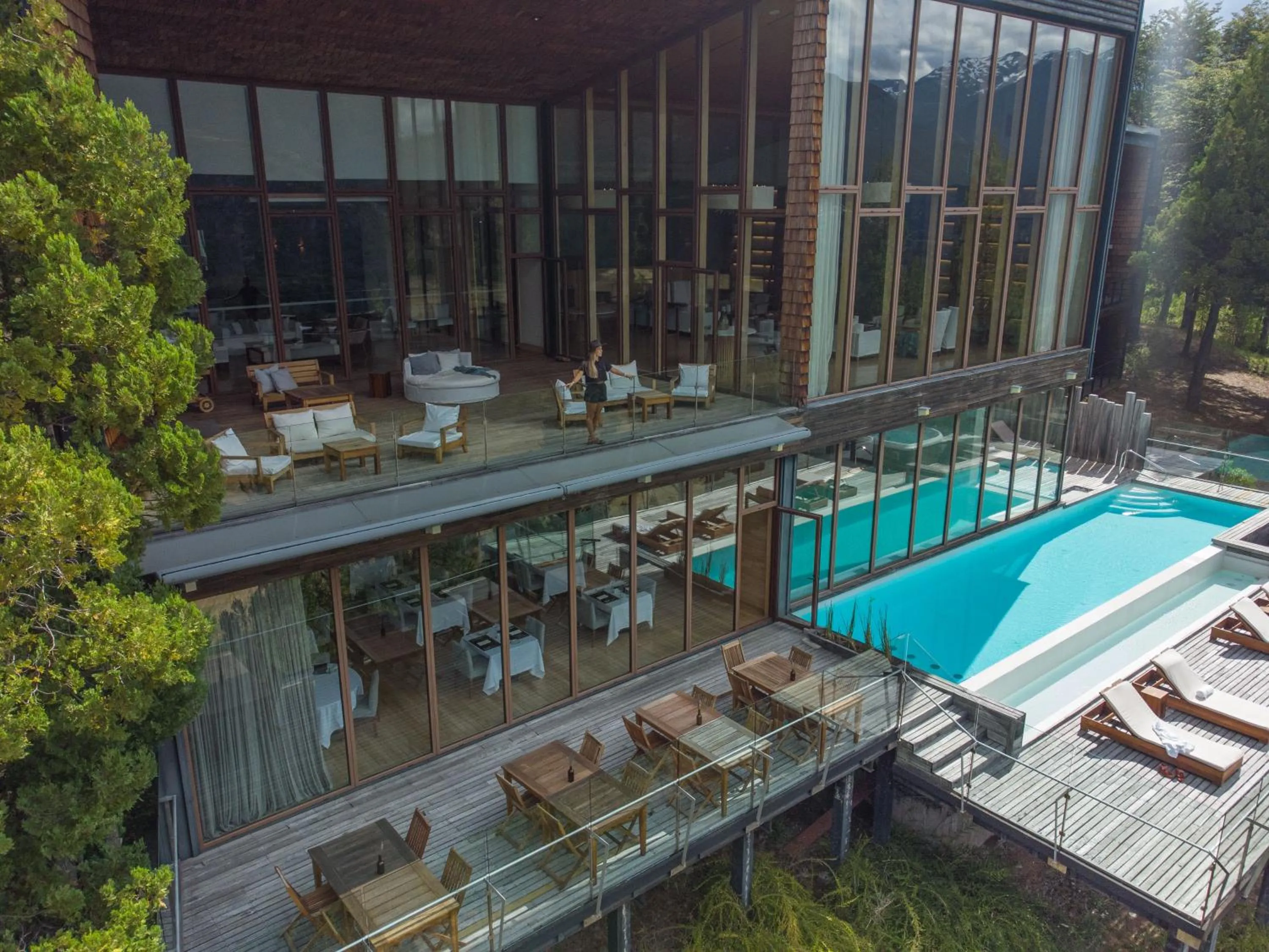 Pool view in Uman Lodge Patagonia Chile