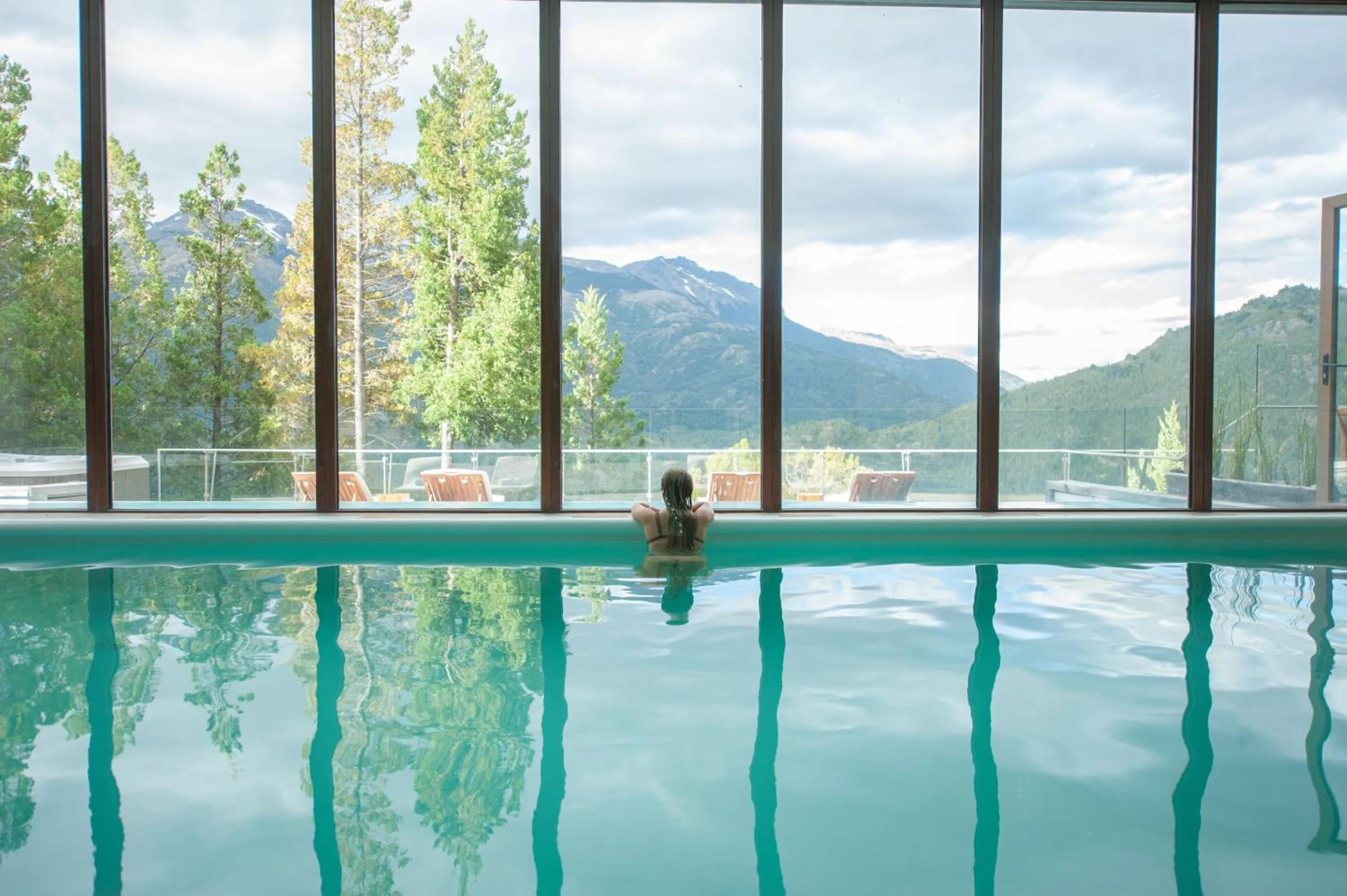 Pool view in Uman Lodge Patagonia Chile