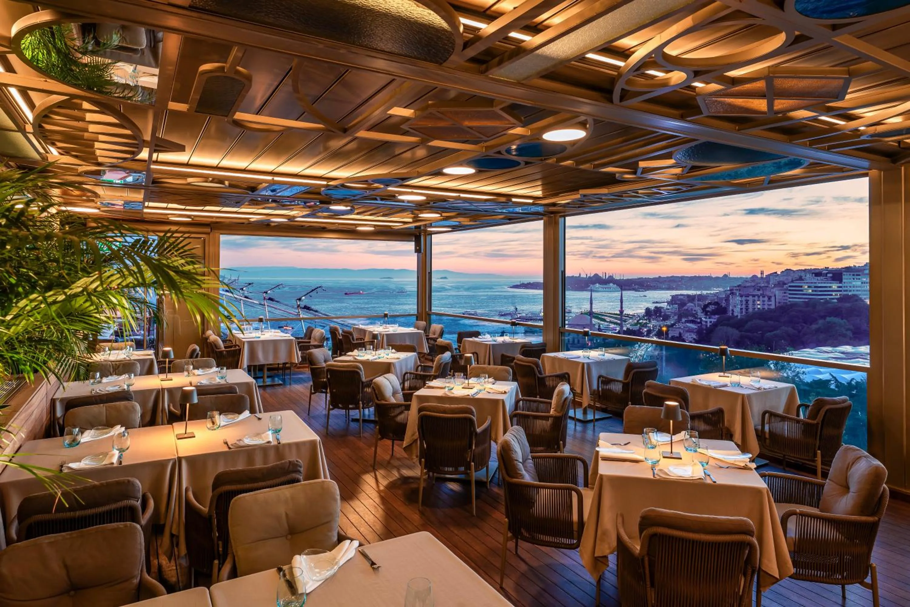 Restaurant/places to eat in Swissotel The Bosphorus Istanbul