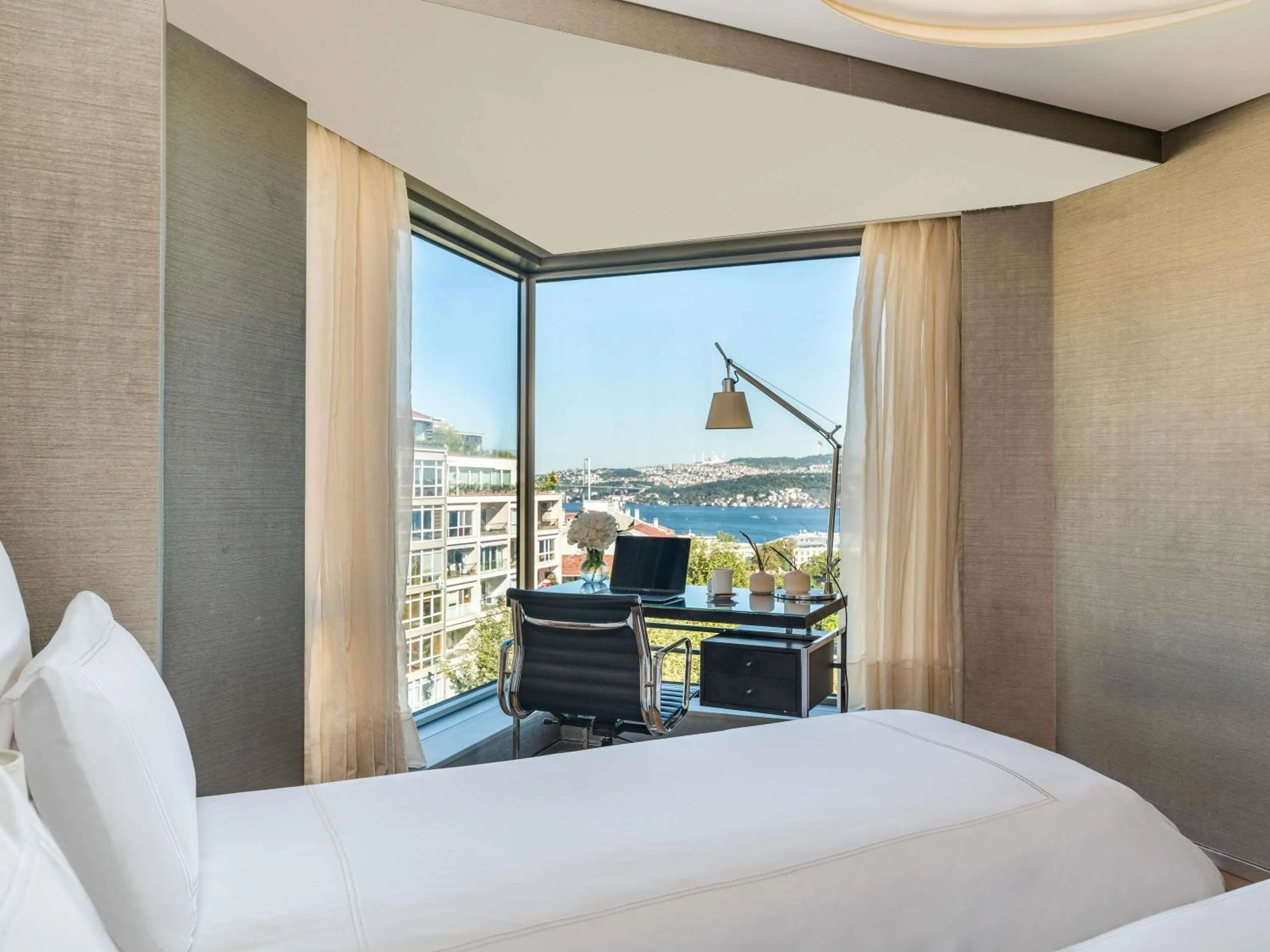 Bedroom, Bed in Swissotel The Bosphorus Istanbul