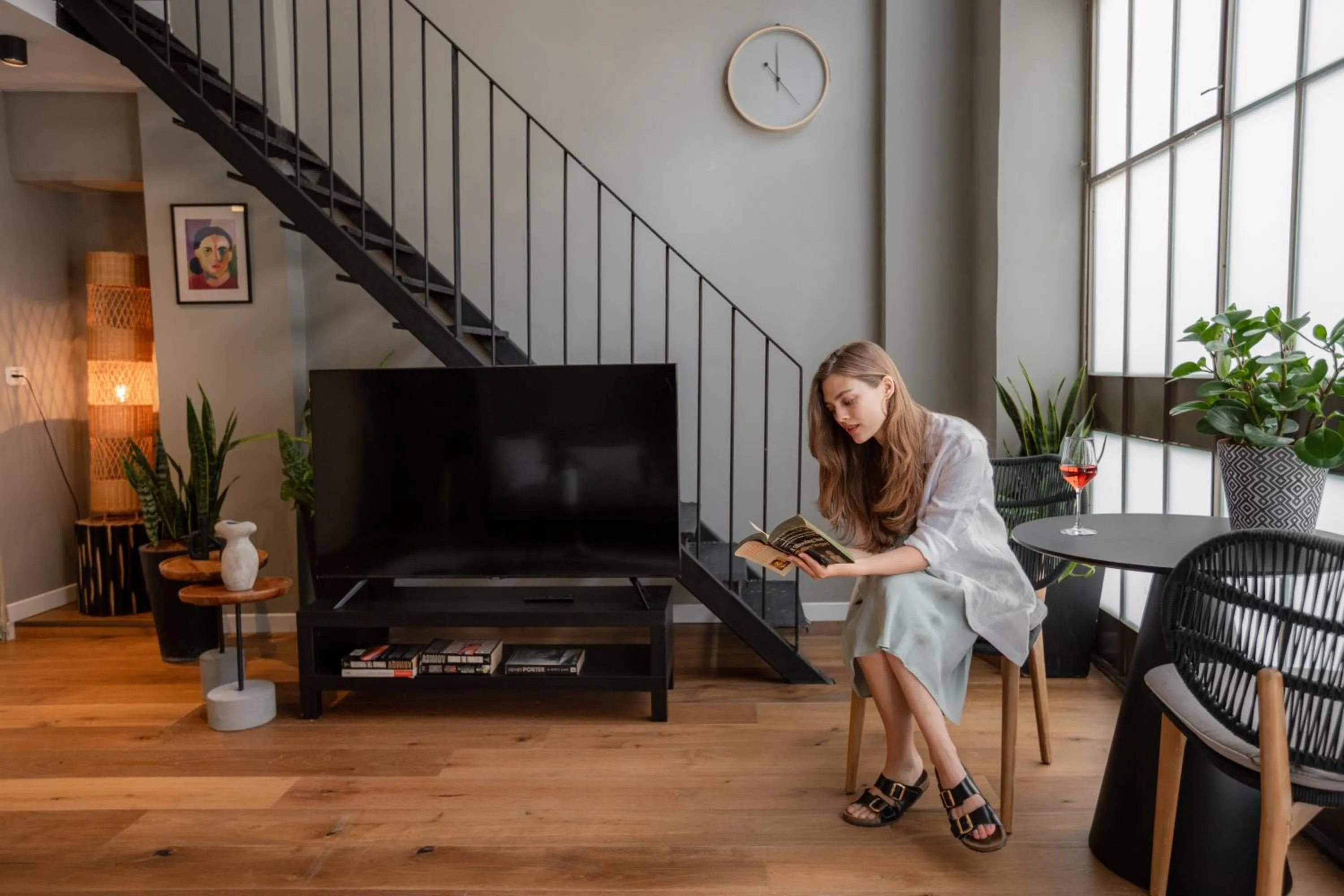 TV and multimedia in DeBlox living - Alhambra Apartments