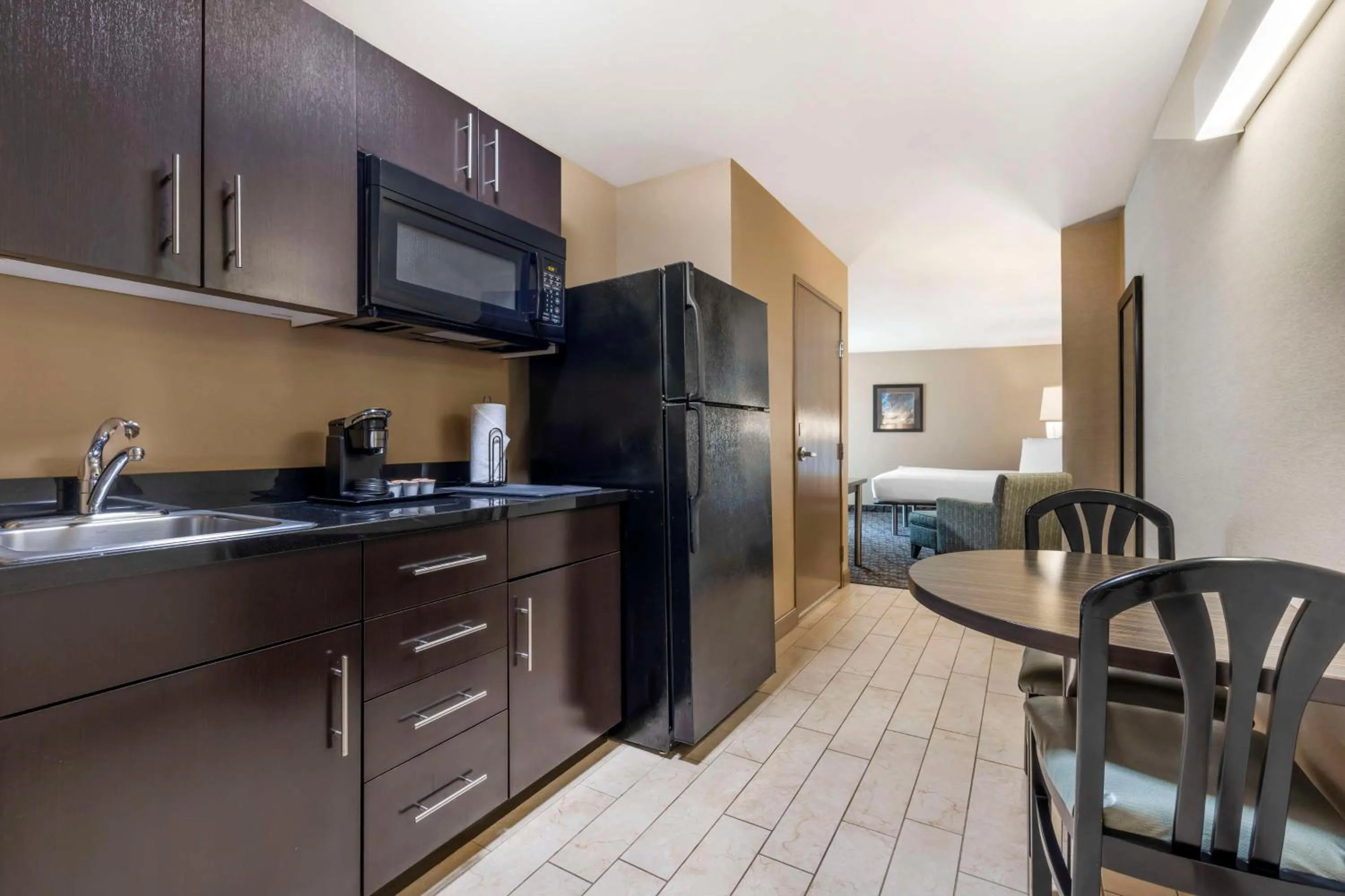 Bedroom in Best Western Plus Oceanside Palms