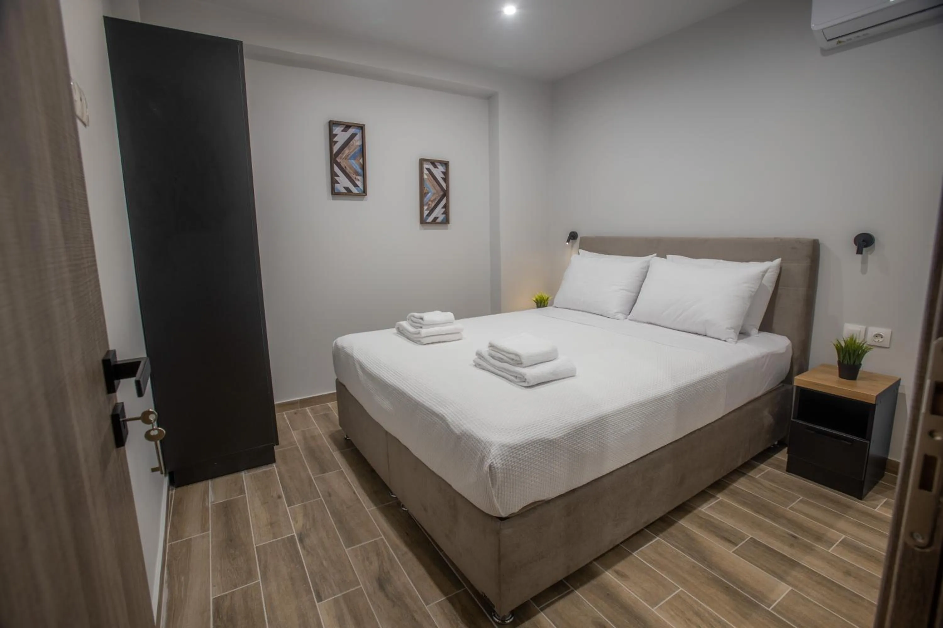 Bedroom, Bed in Raise Averof Serviced Apartments
