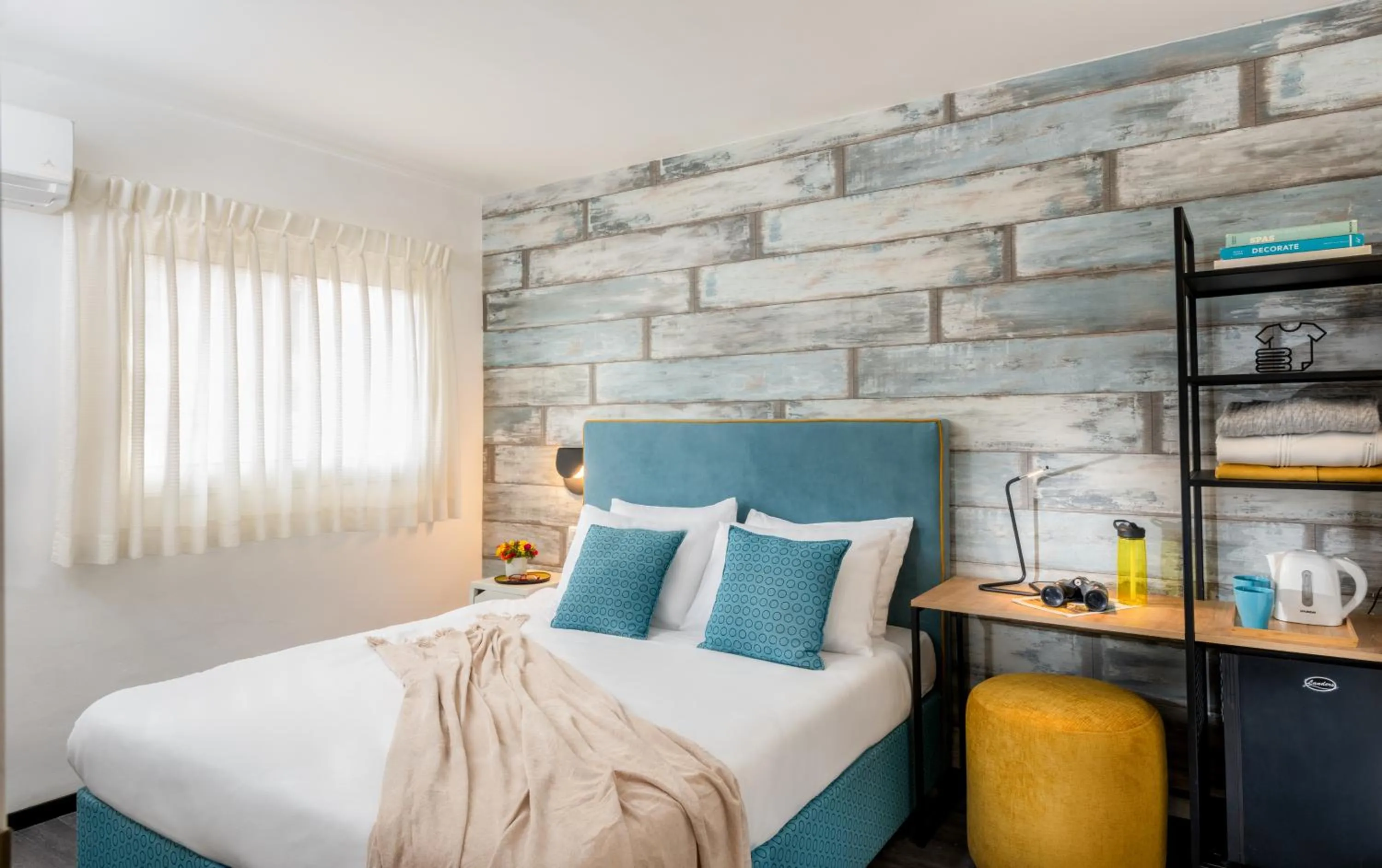 Photo of the whole room, Bed in Metulla Travel Hotel