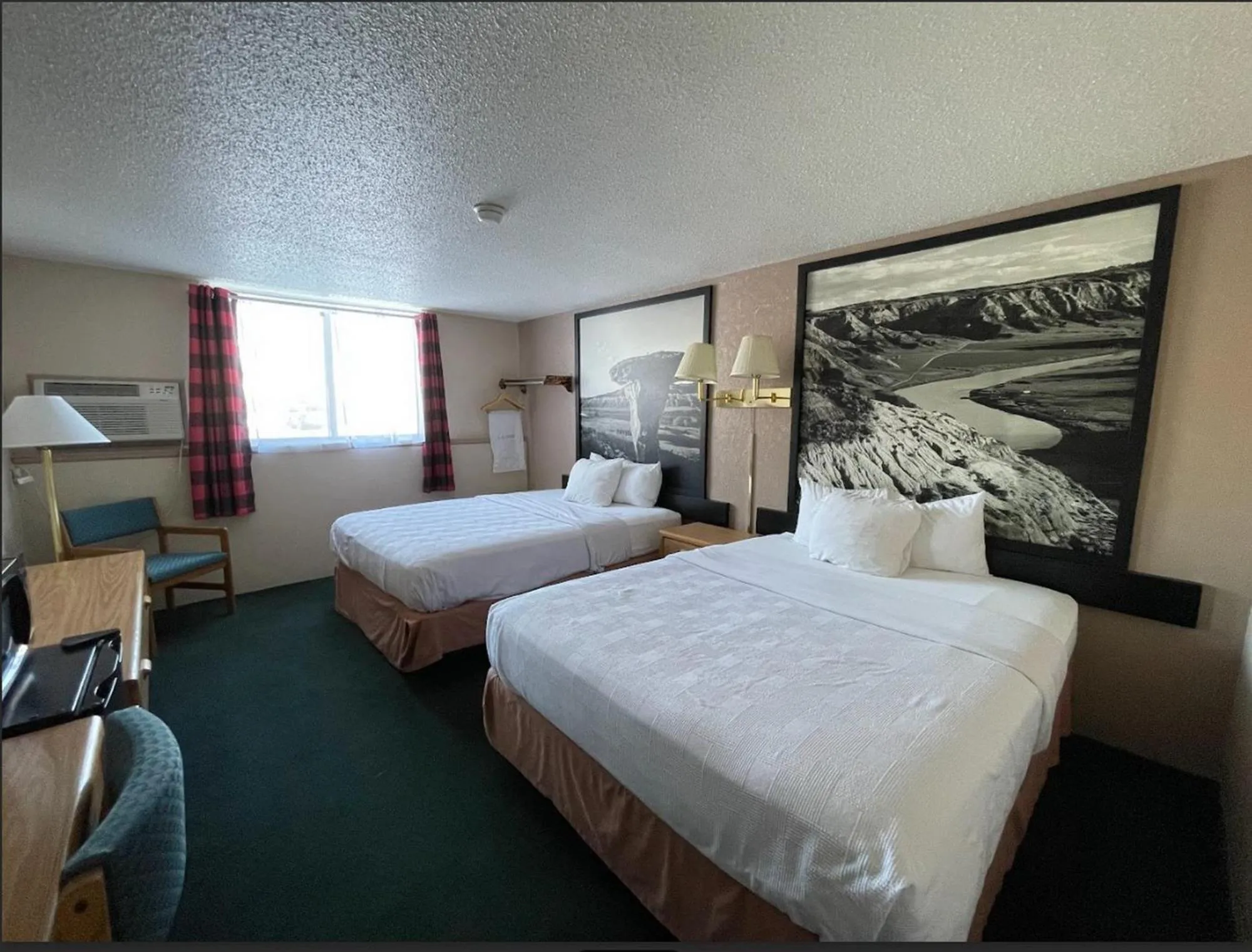 Bed in Glendive Lodge