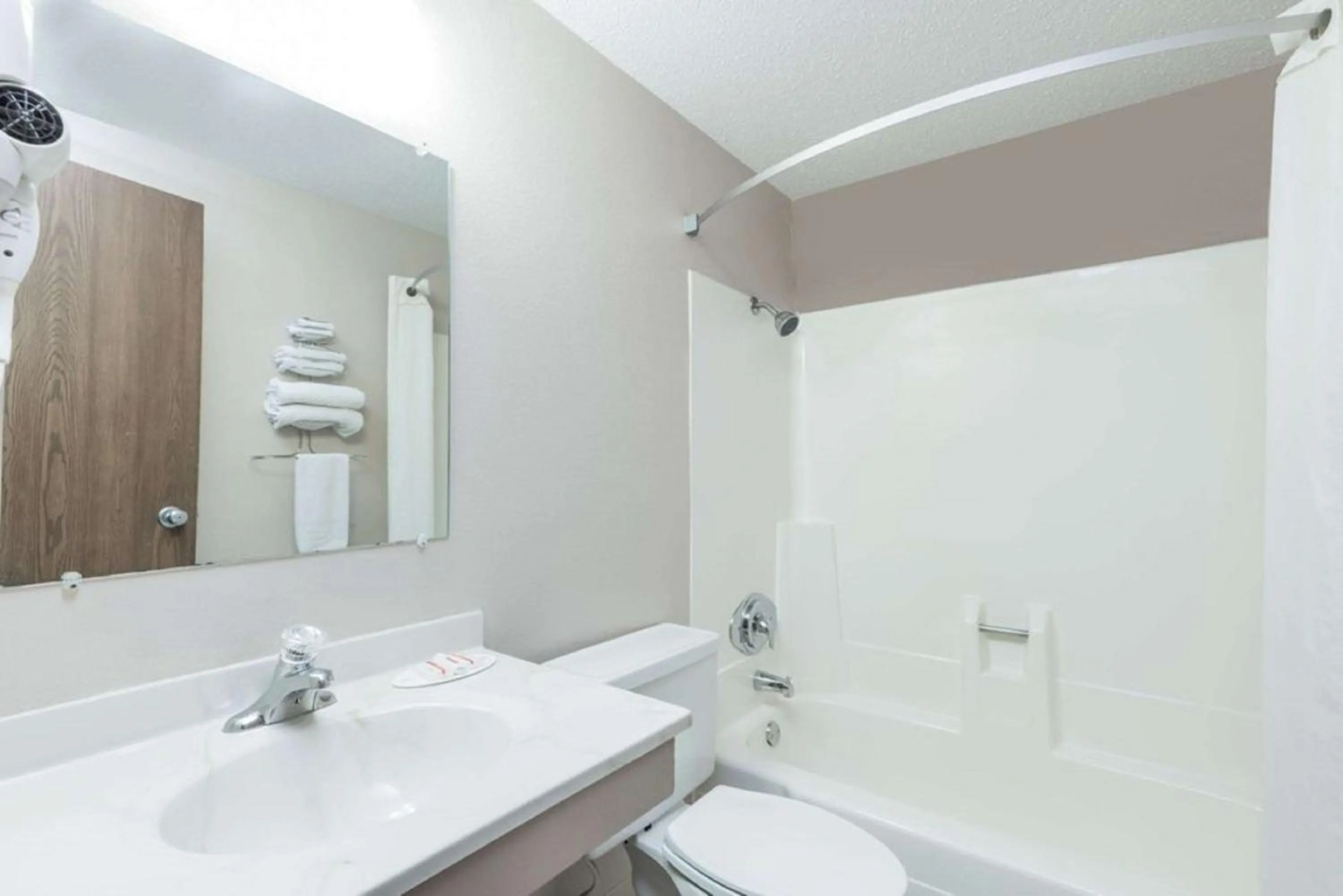 Bathroom in Glendive Lodge