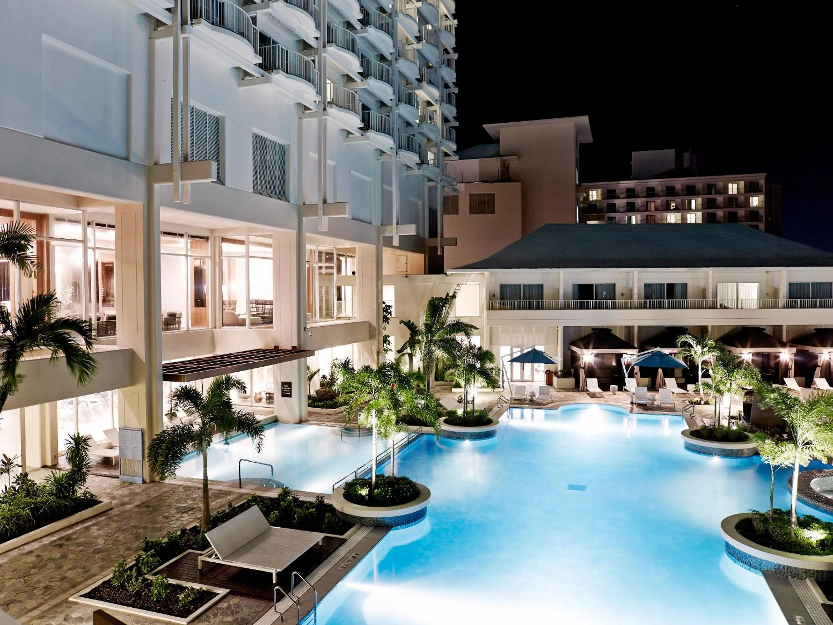 Swimming pool in Lotte Hotel Guam
