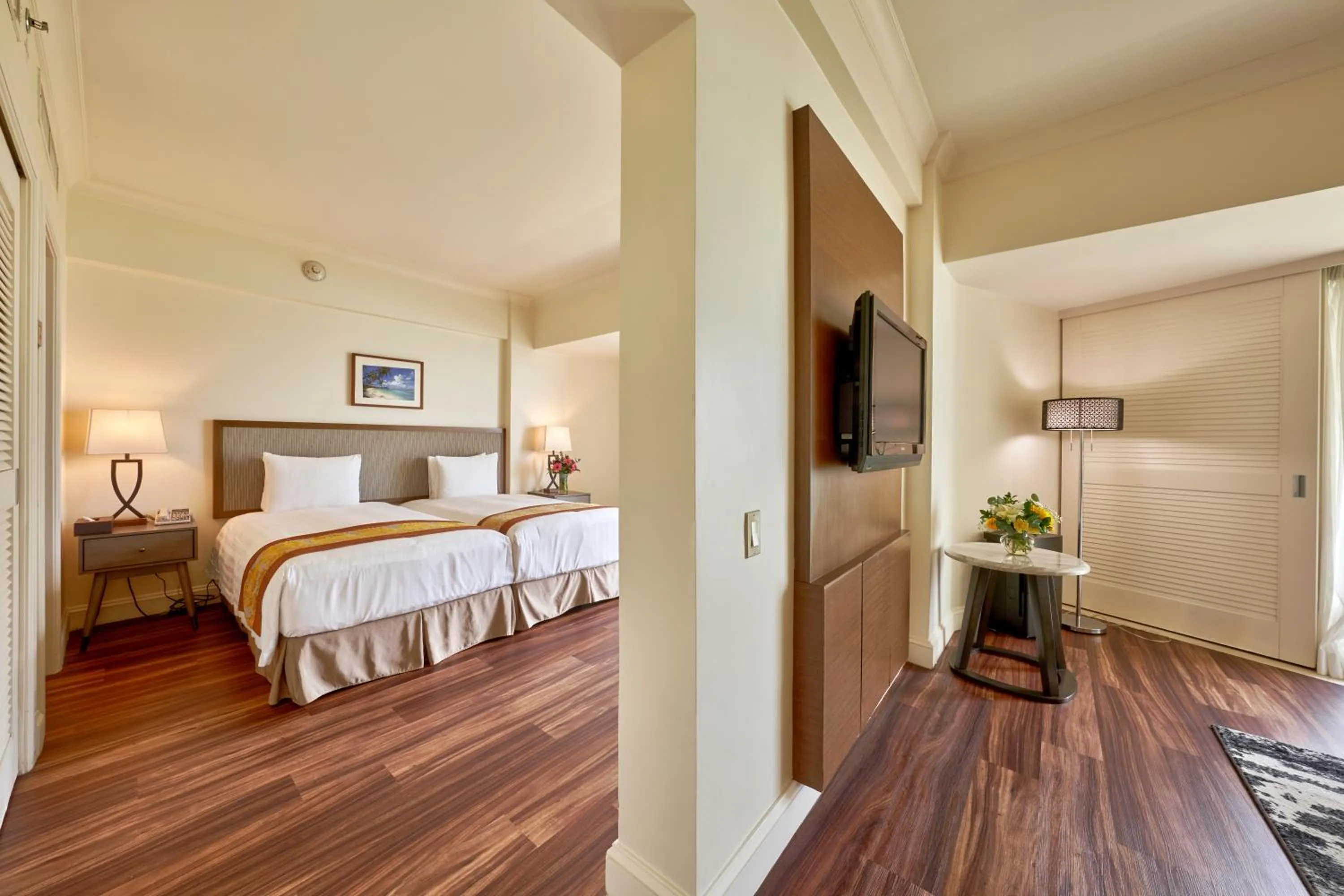 room service, Bed in Lotte Hotel Guam