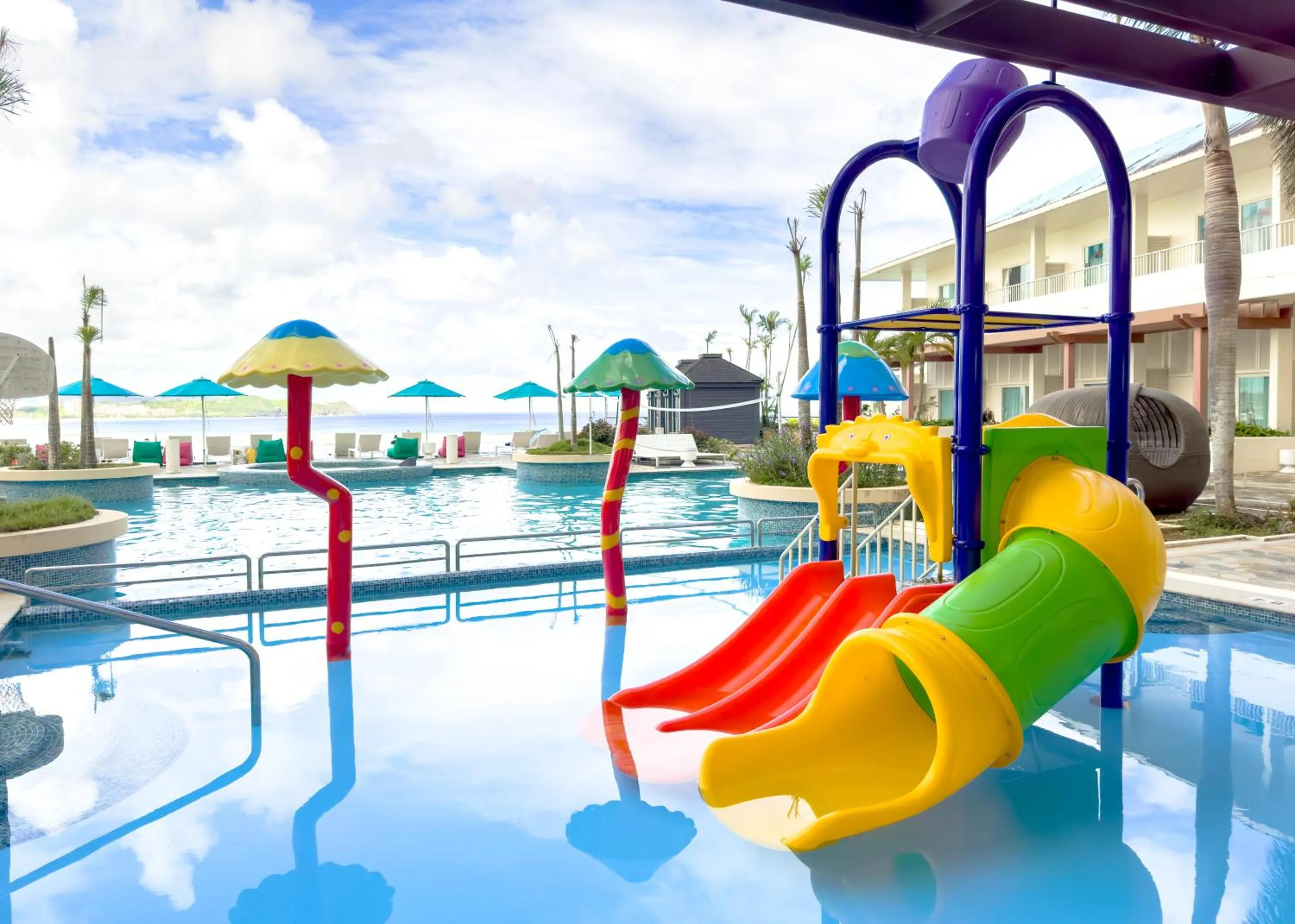 Swimming pool in Lotte Hotel Guam