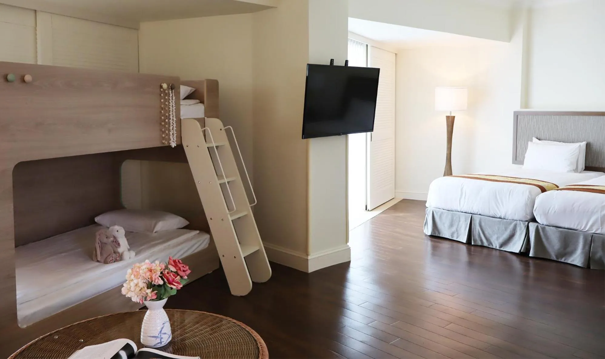 bunk bed, Bed in Lotte Hotel Guam