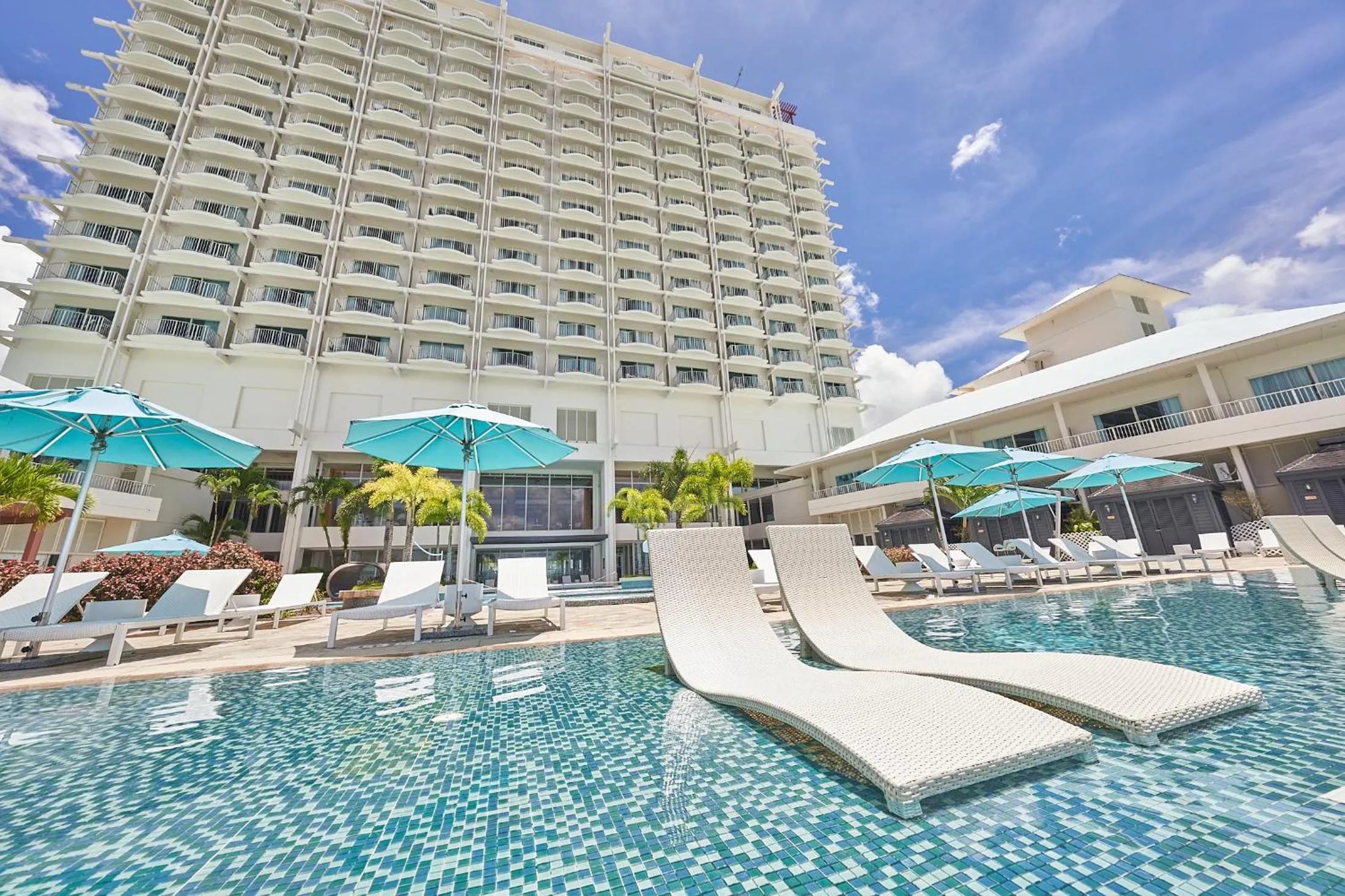 Swimming pool in Lotte Hotel Guam