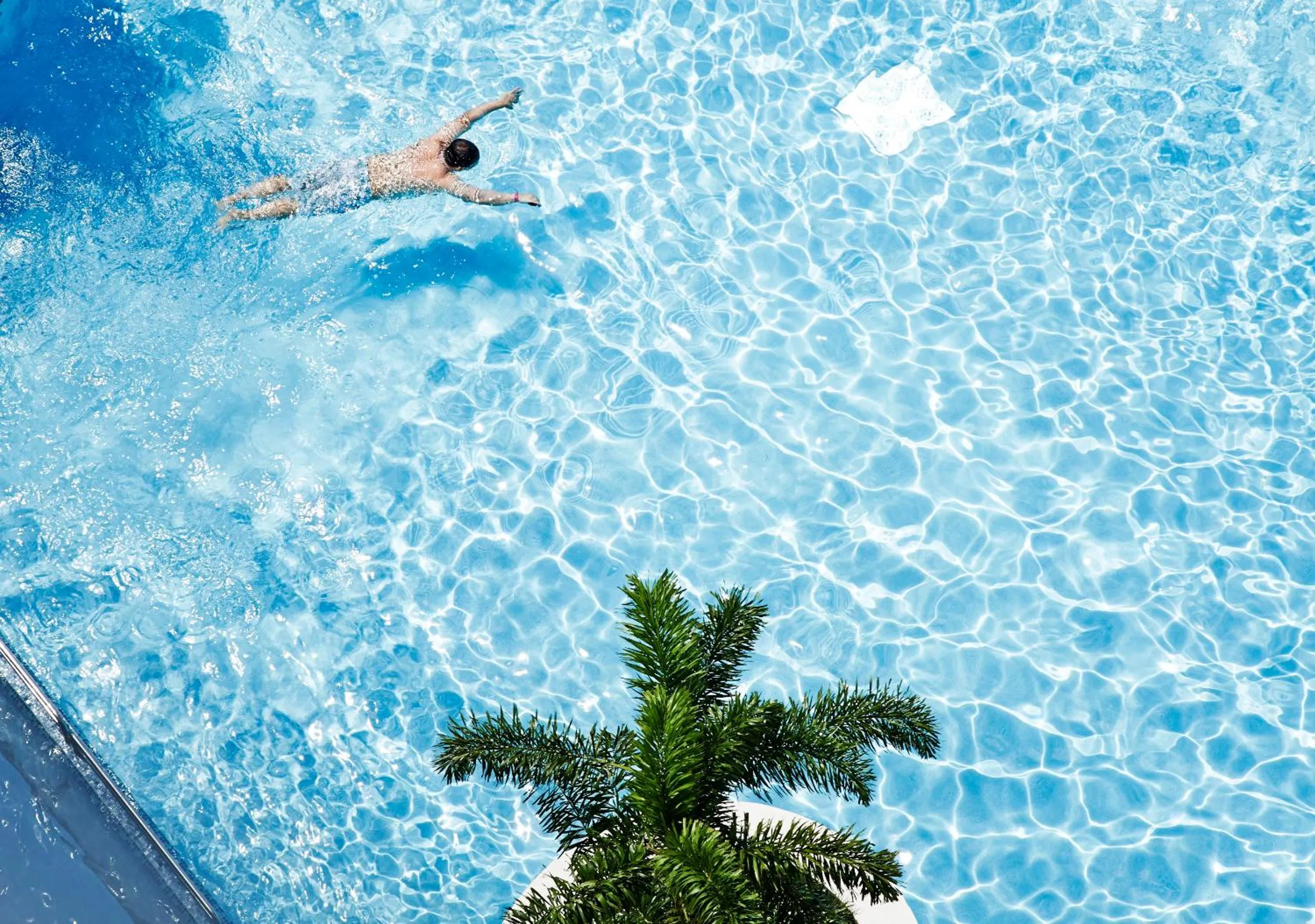 Swimming pool in Lotte Hotel Guam