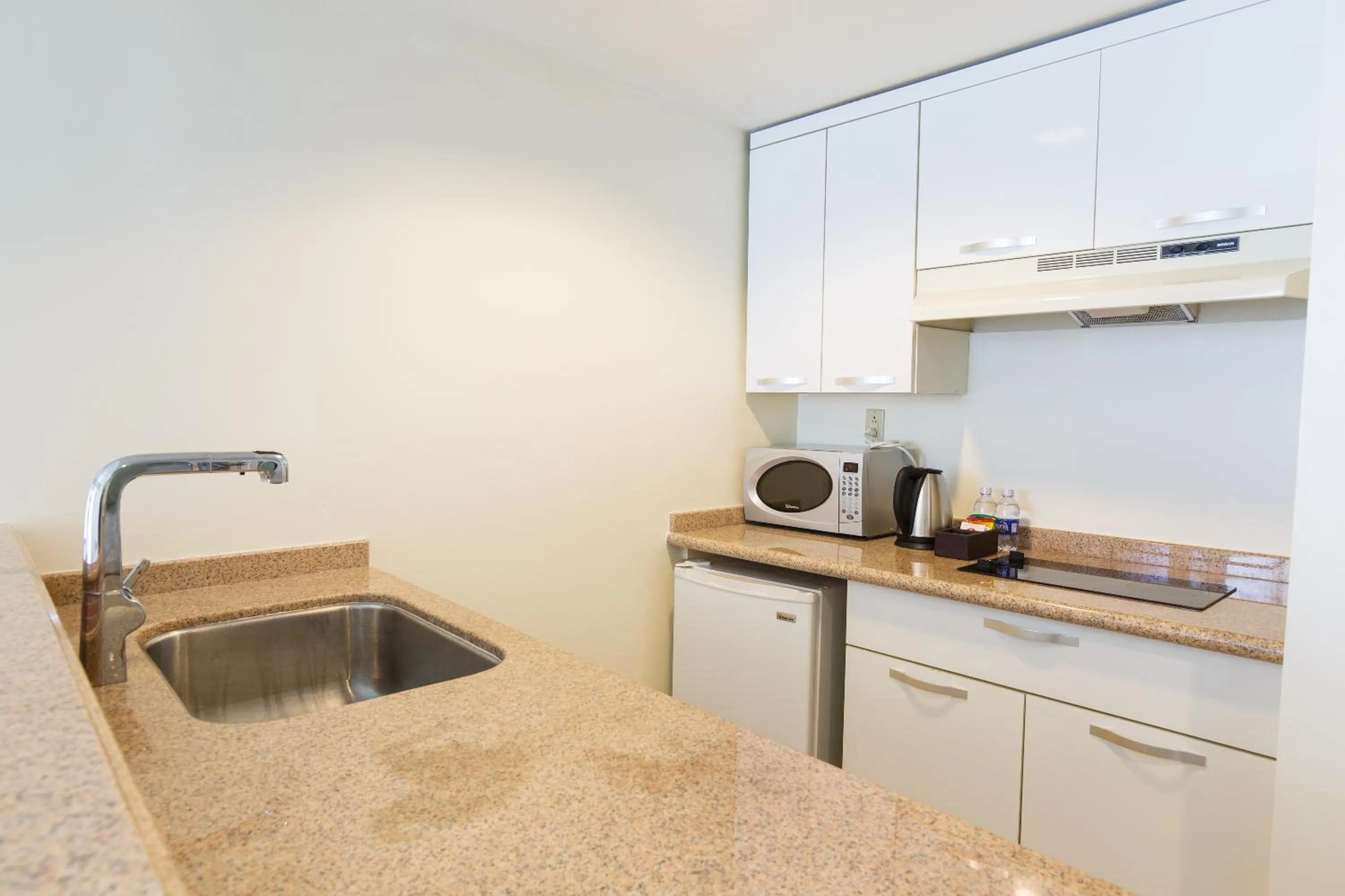 Kitchen or kitchenette in Lotte Hotel Guam