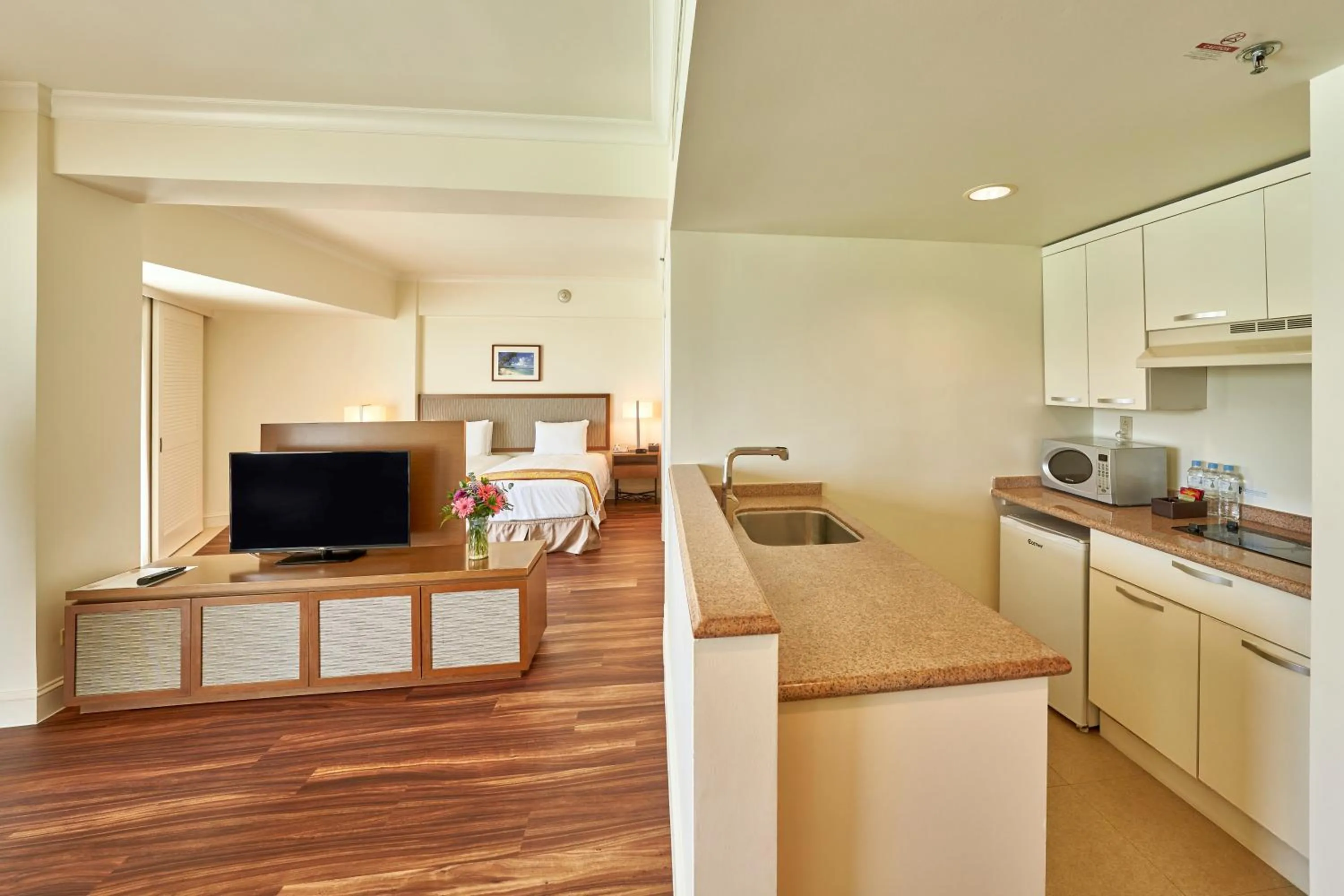 Kitchen or kitchenette in Lotte Hotel Guam
