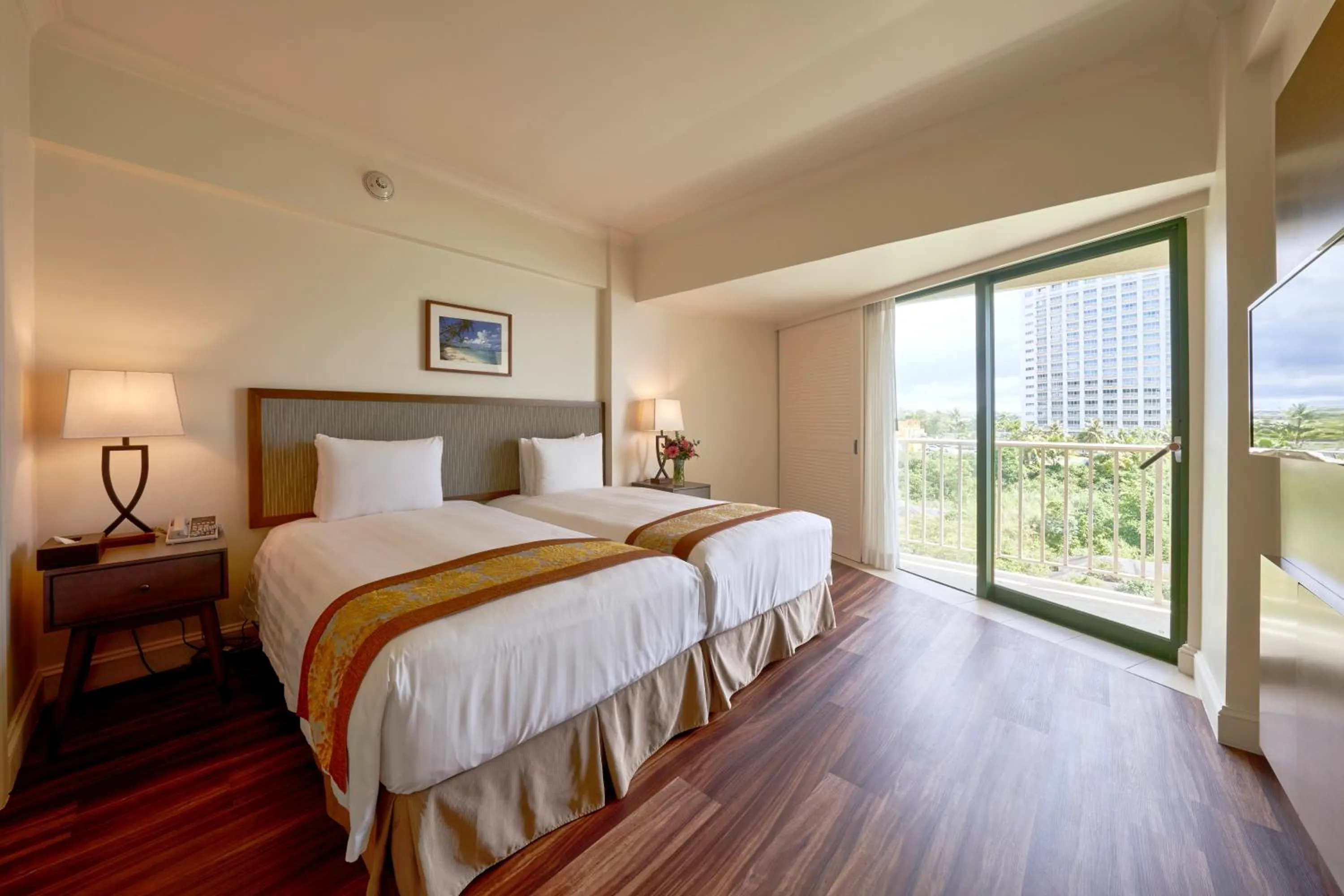 Bedroom, Bed in Lotte Hotel Guam