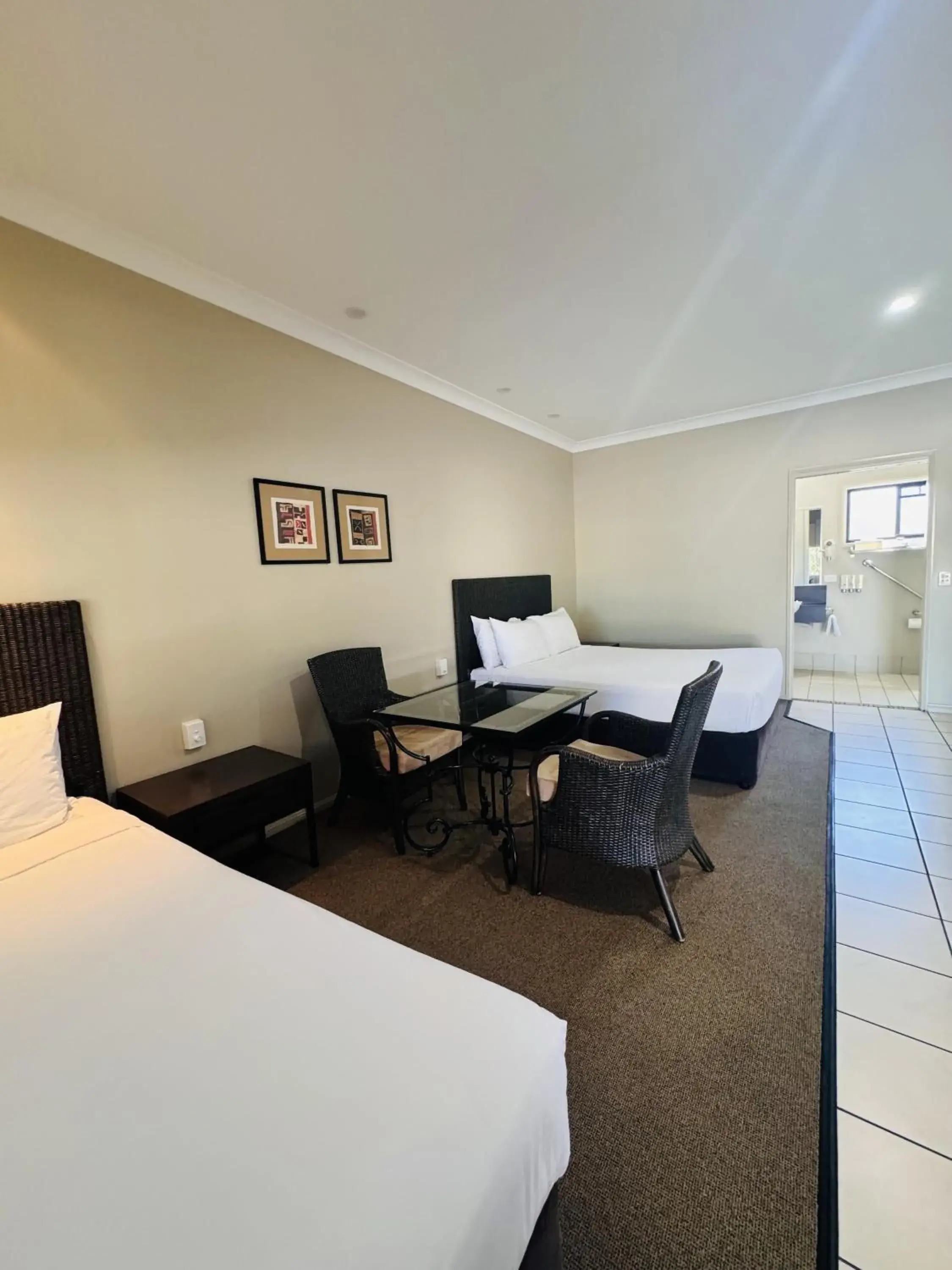 Accessible Deluxe Double or Twin Room in Best Western Bungil Creek Motel Accessible Deluxe Double or Twin Room in Best Western Bungil Creek Motel