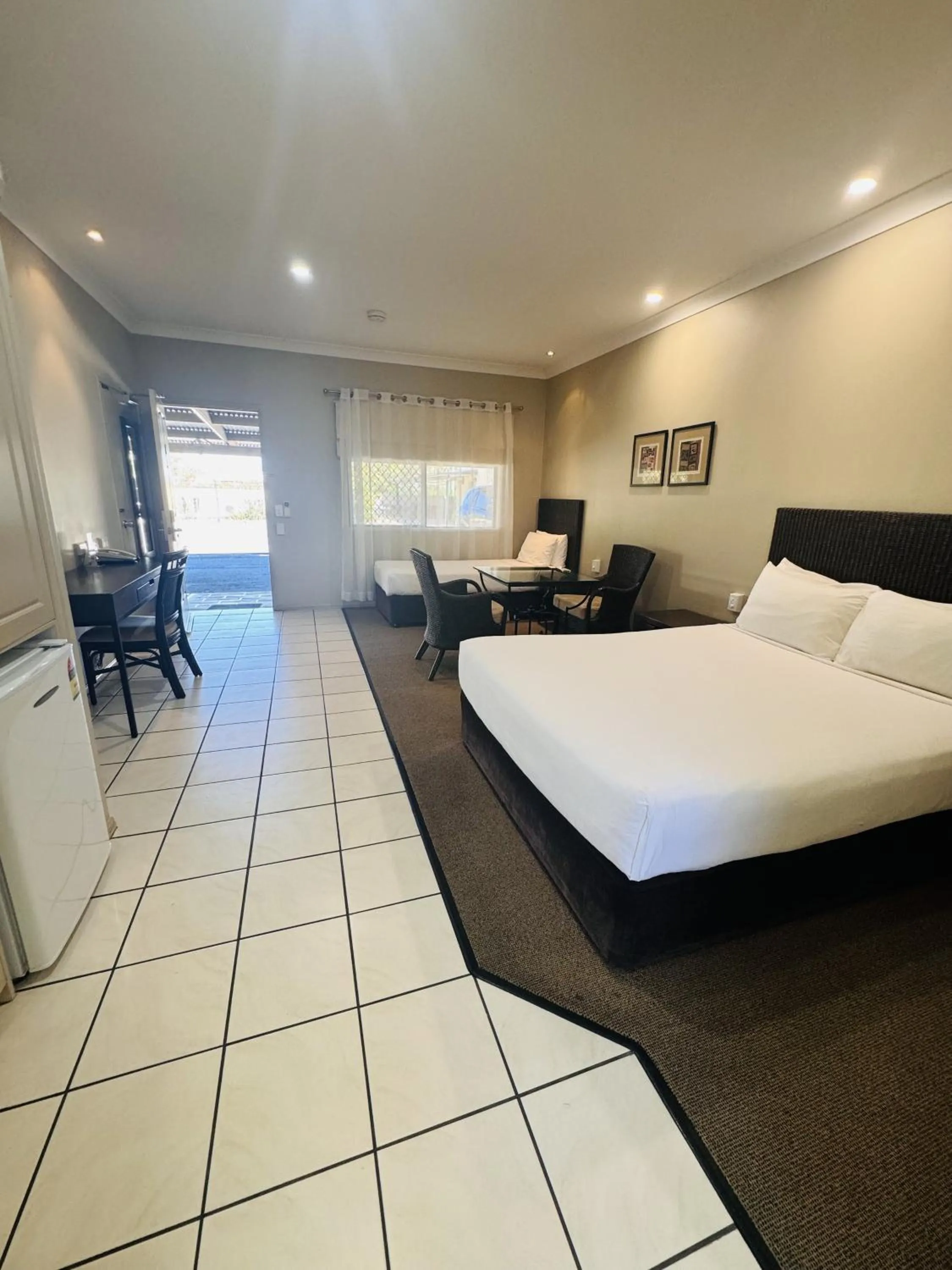 Bed in Best Western Bungil Creek Motel