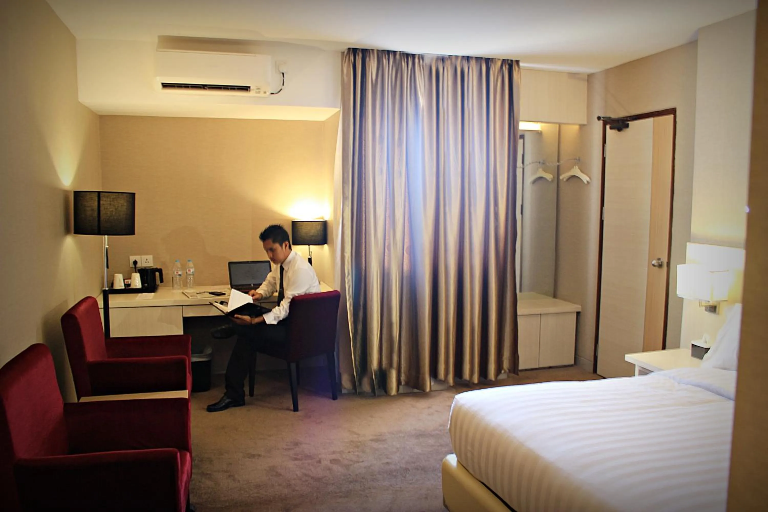 Photo of the whole room, Bed in Biz Hotel Batam