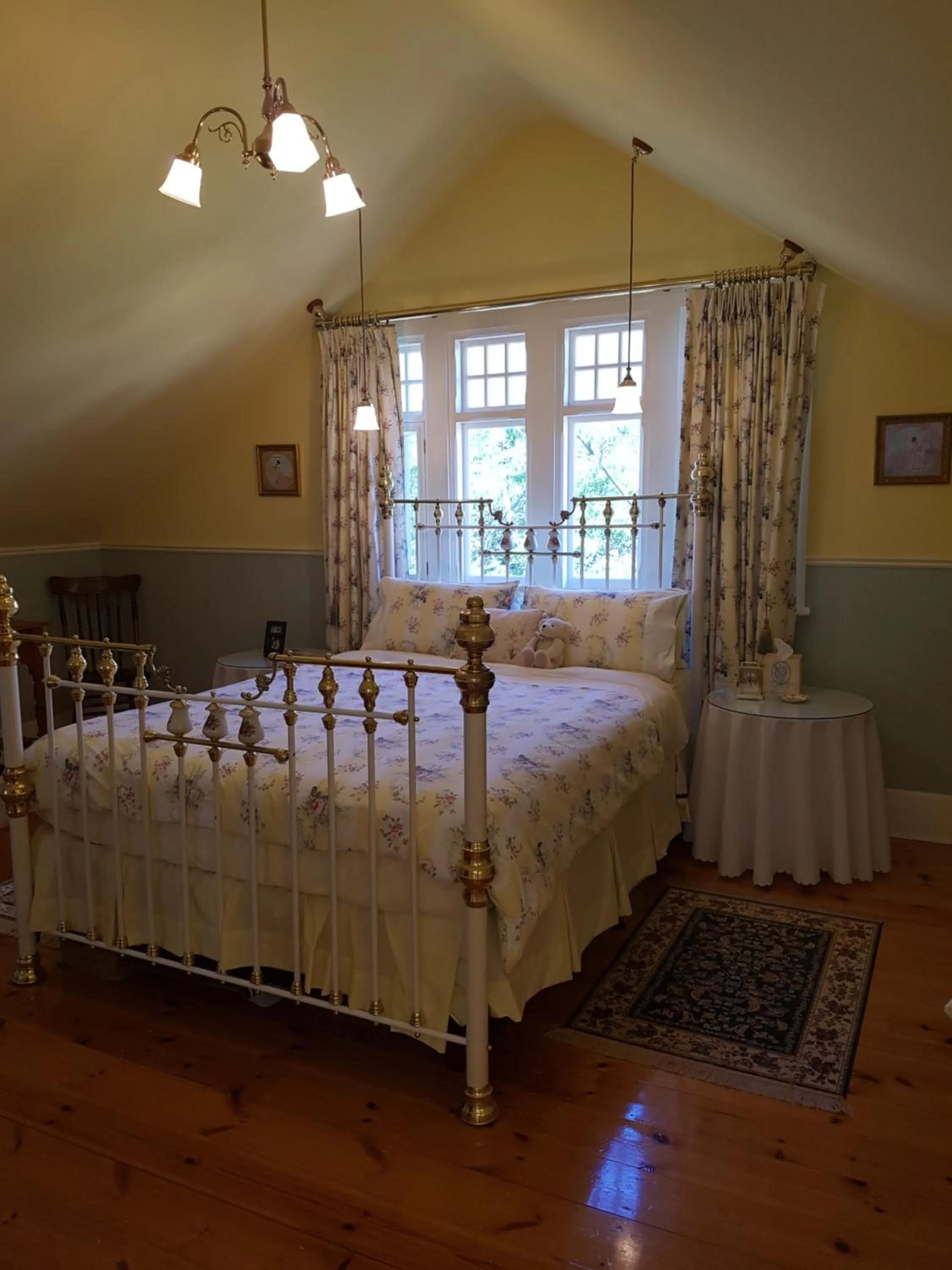 Bed in Water Bay Villa Bed & Breakfast