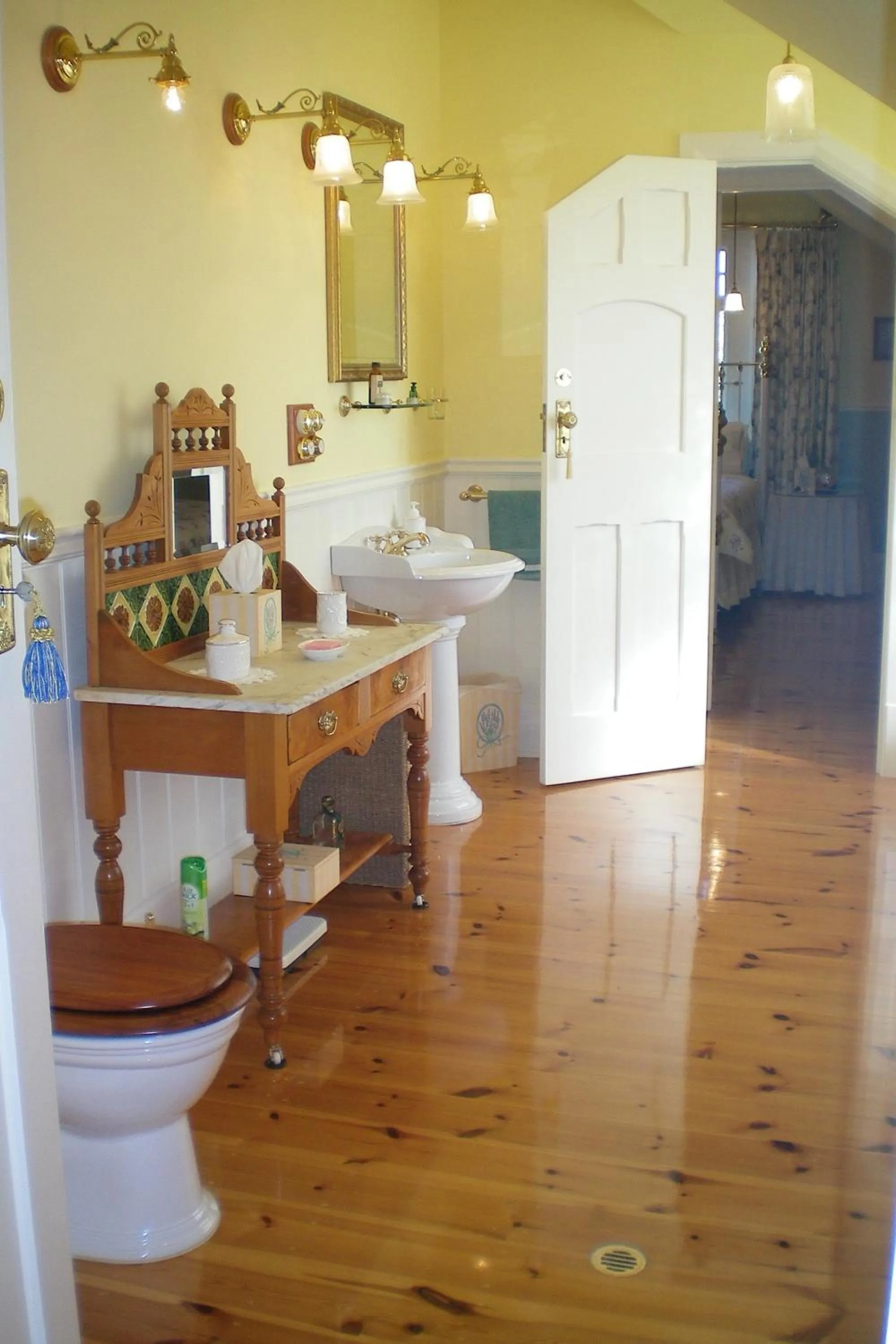Bathroom in Water Bay Villa Bed & Breakfast
