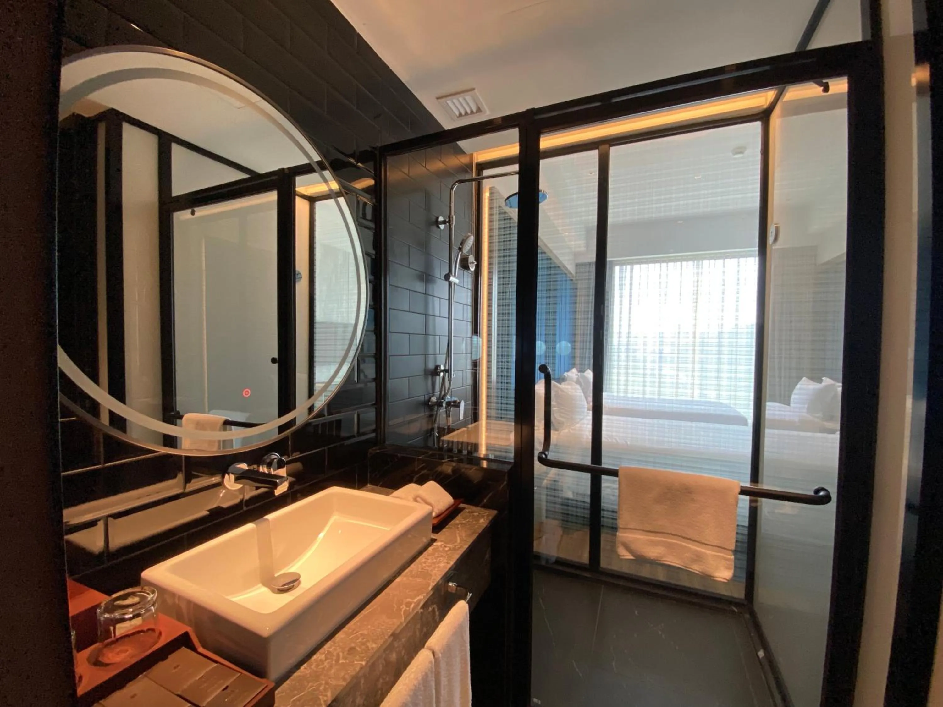 Bathroom, Bed in M Resort & Hotel Kuala Lumpur