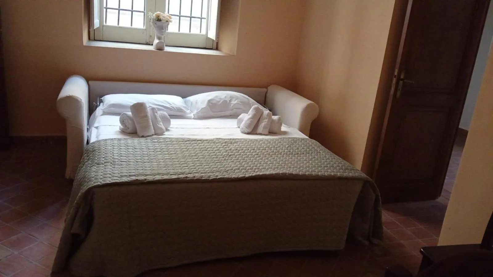 Bed in Maison Canopée