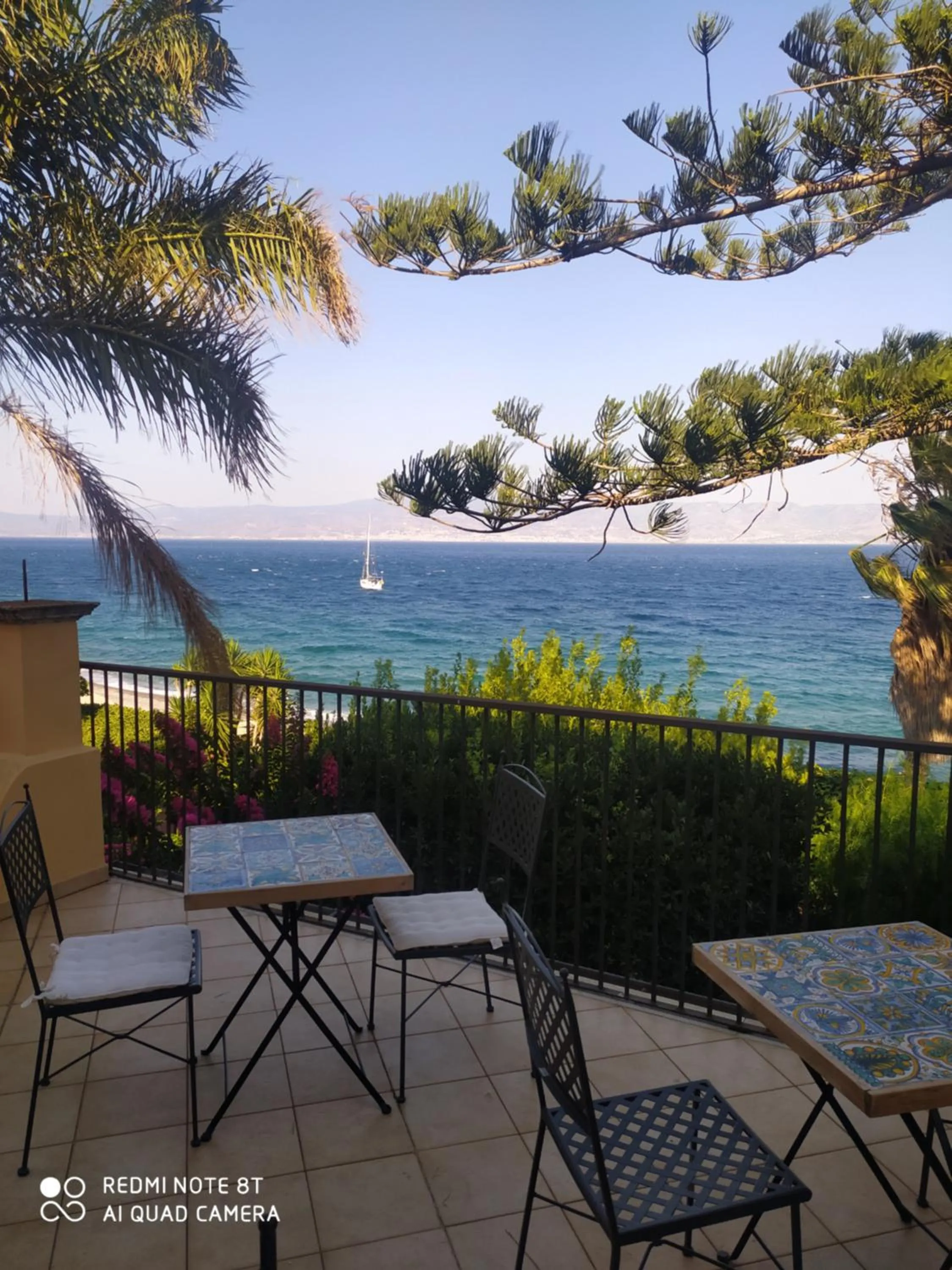 Property building in Maison Canopée