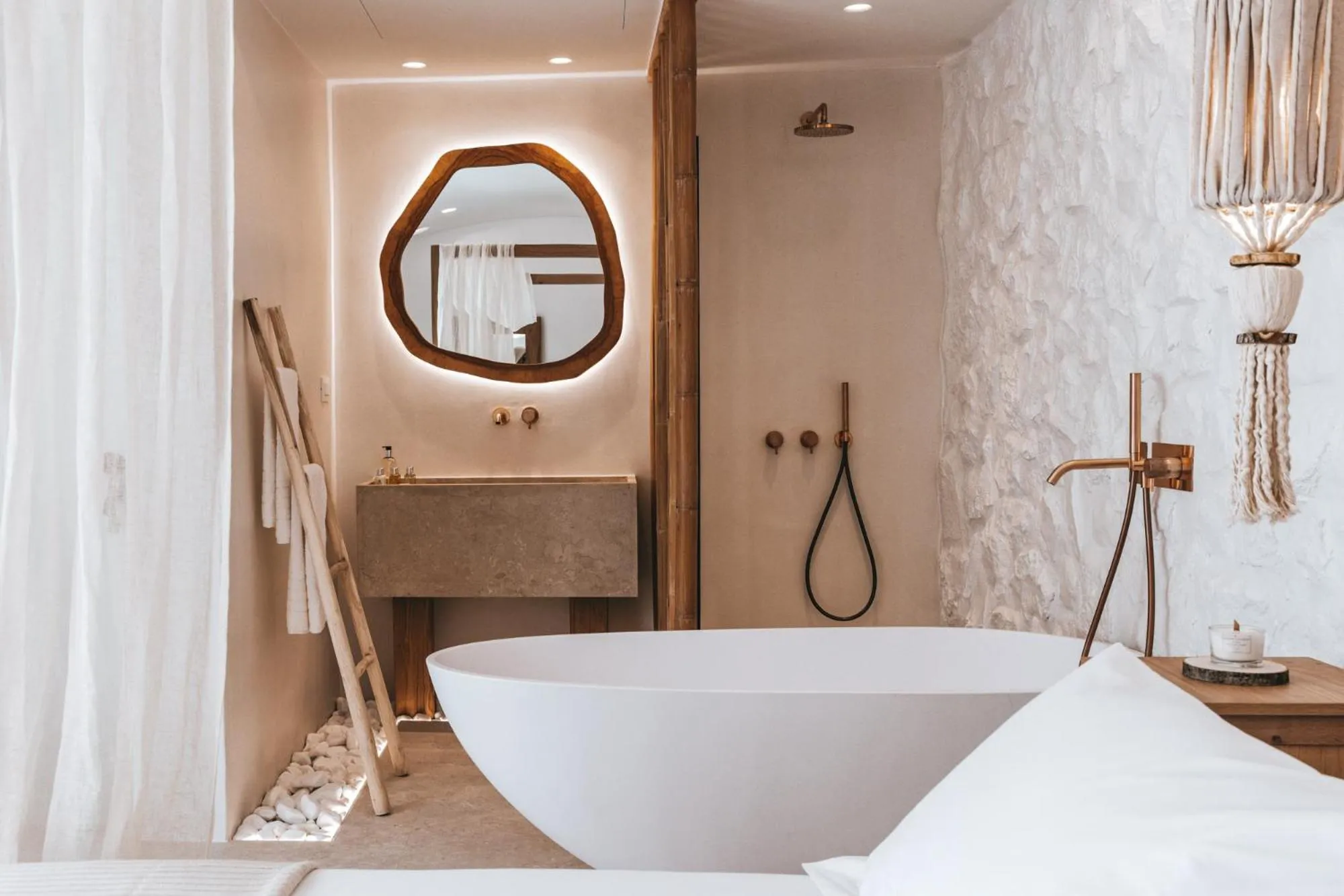 Shower, Bed in Cocopalm Villas Naxos