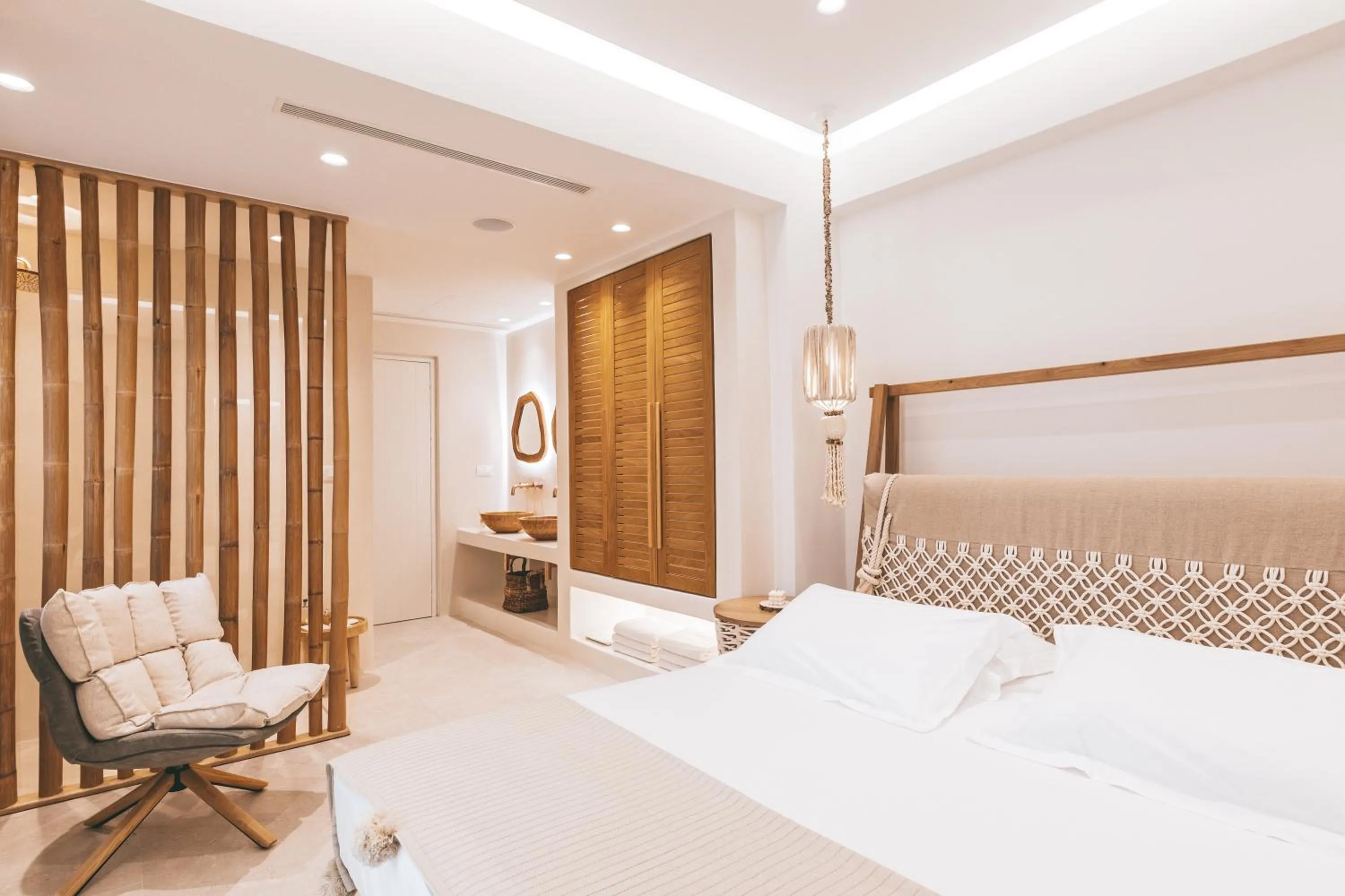 Bed in Cocopalm Villas Naxos