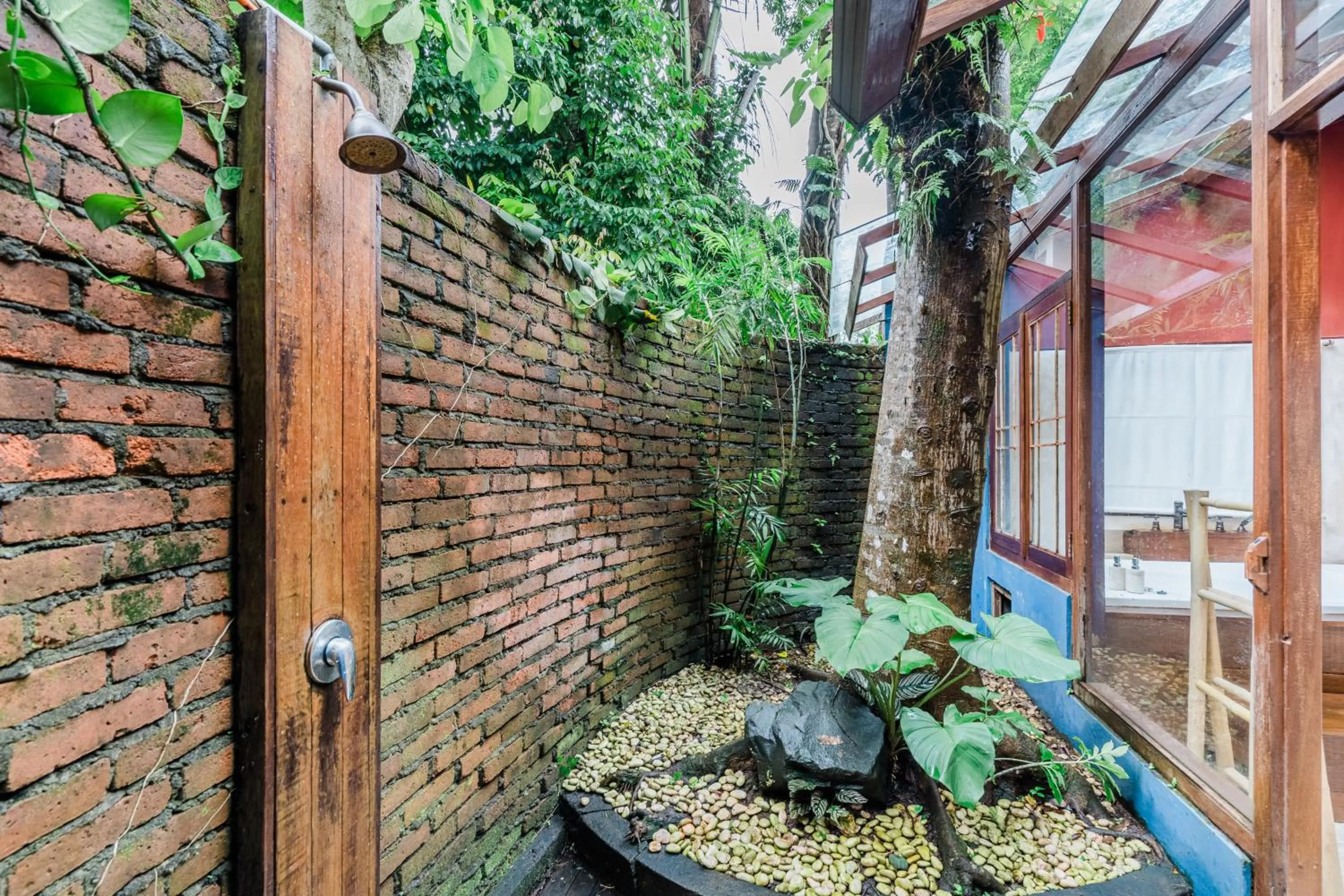 Shower in Aalaya Villa by Betterplace