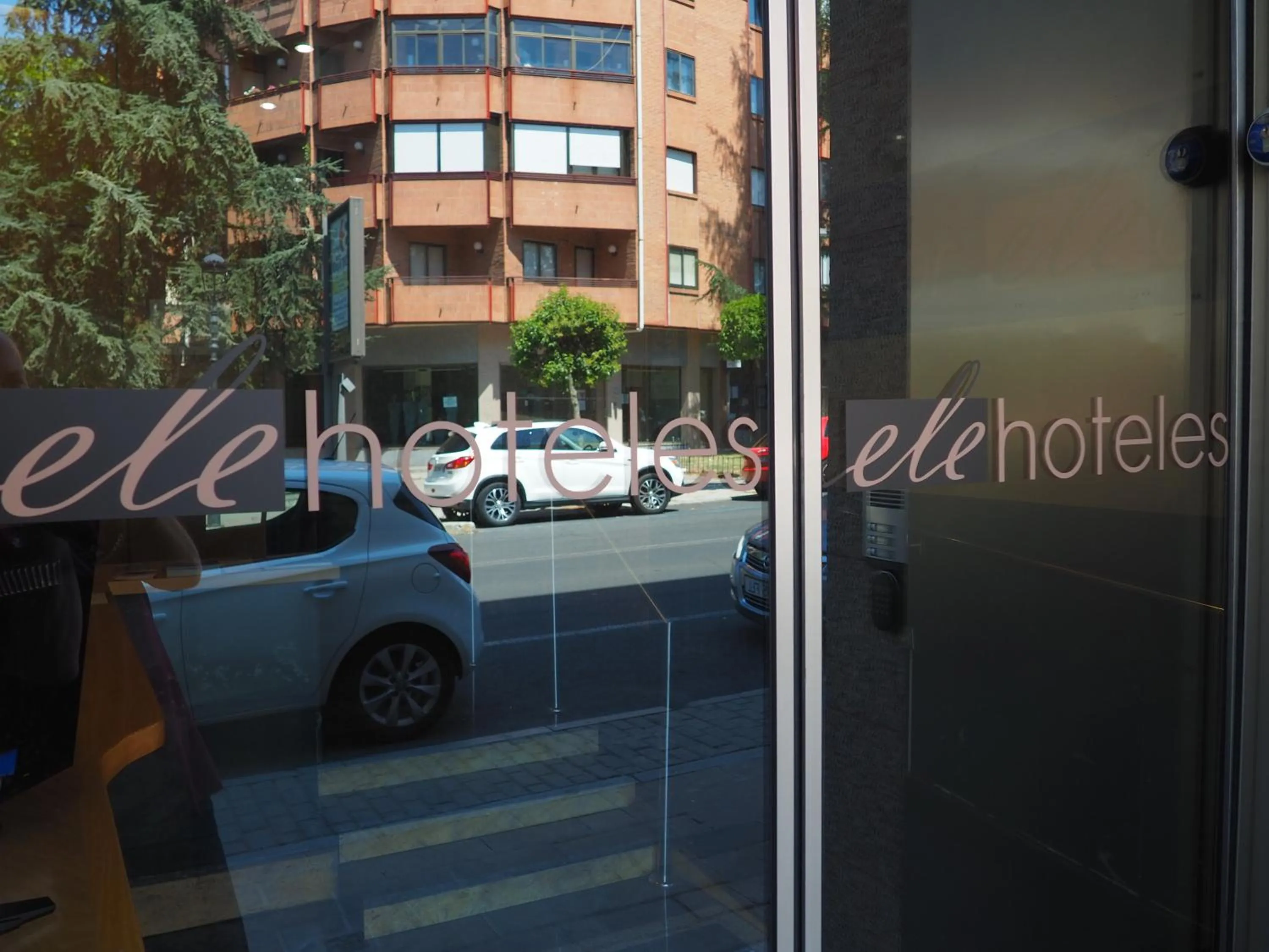 Facade/entrance in Ele Mirador de Santa Ana