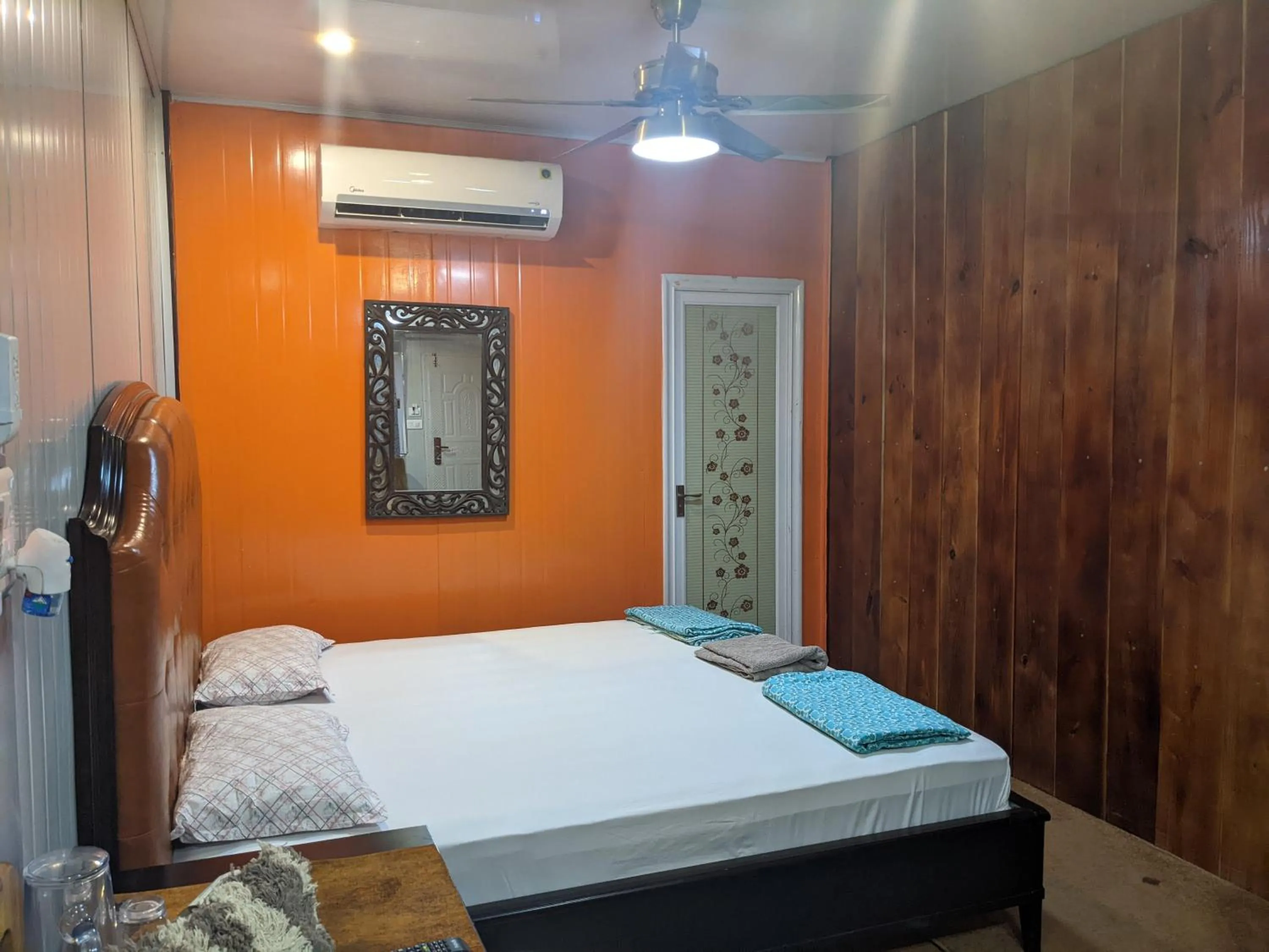 Bed in HOTEL THE CUBE STAY