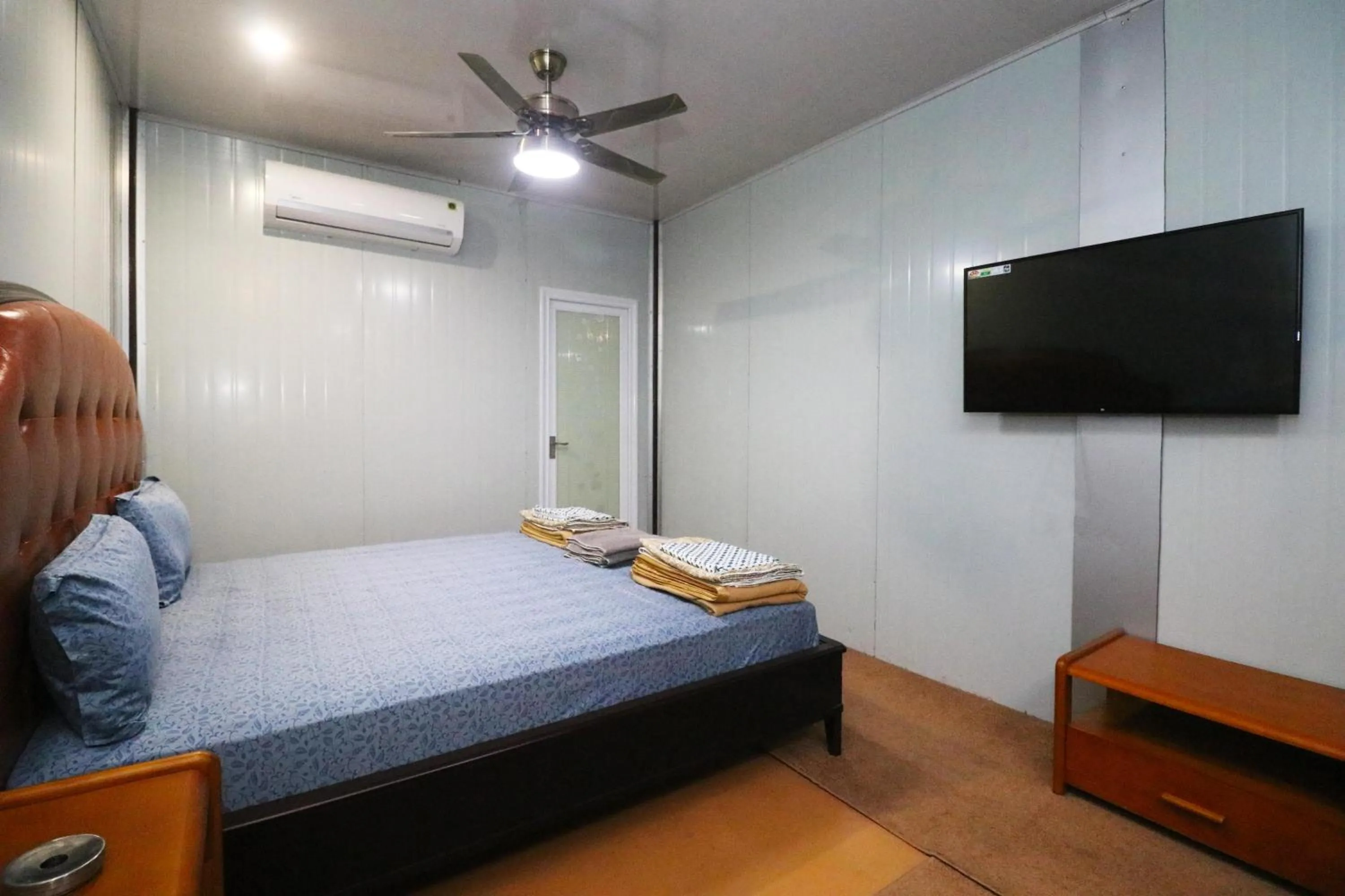 Bed in HOTEL THE CUBE STAY