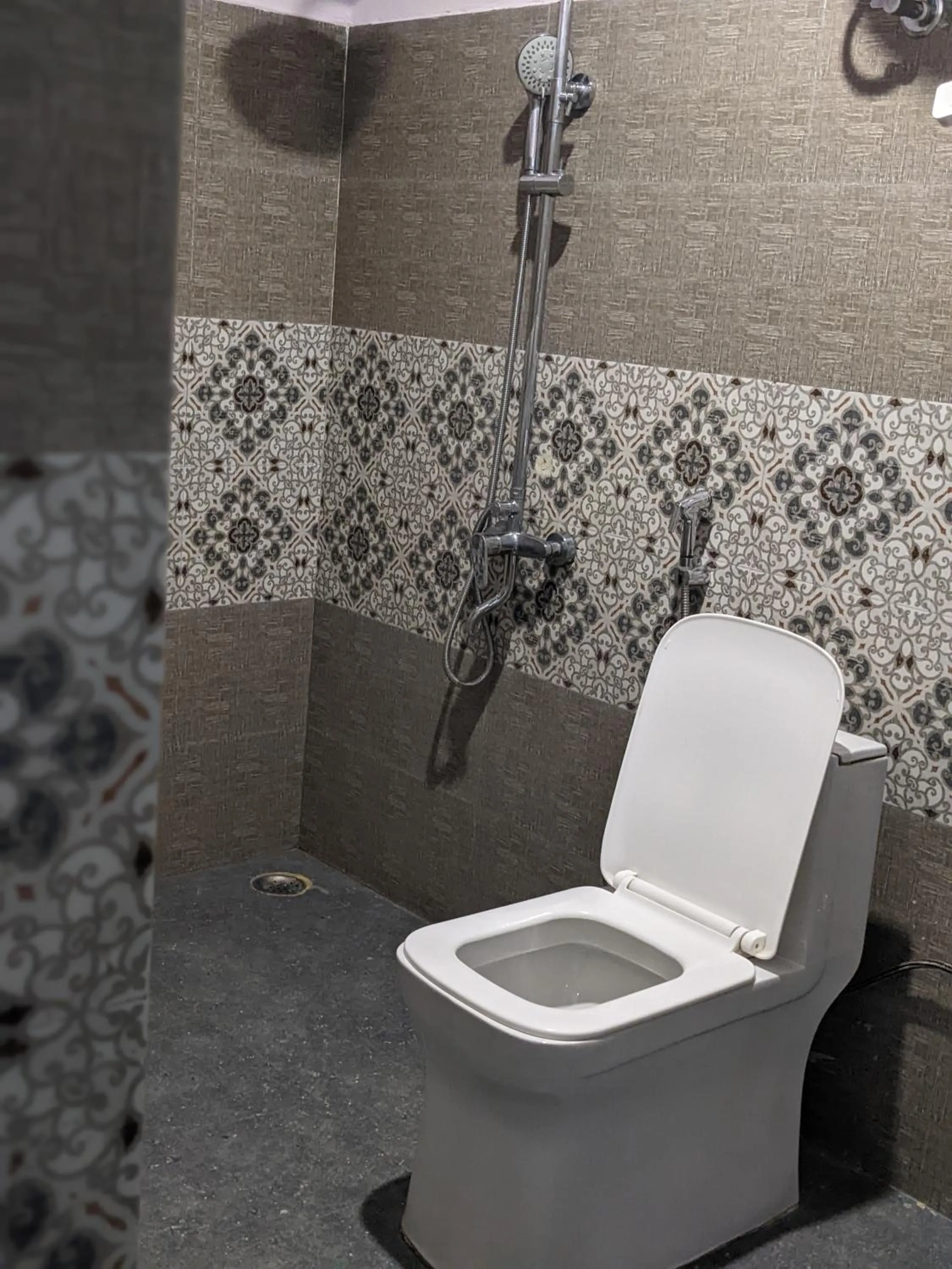 Shower in HOTEL THE CUBE STAY