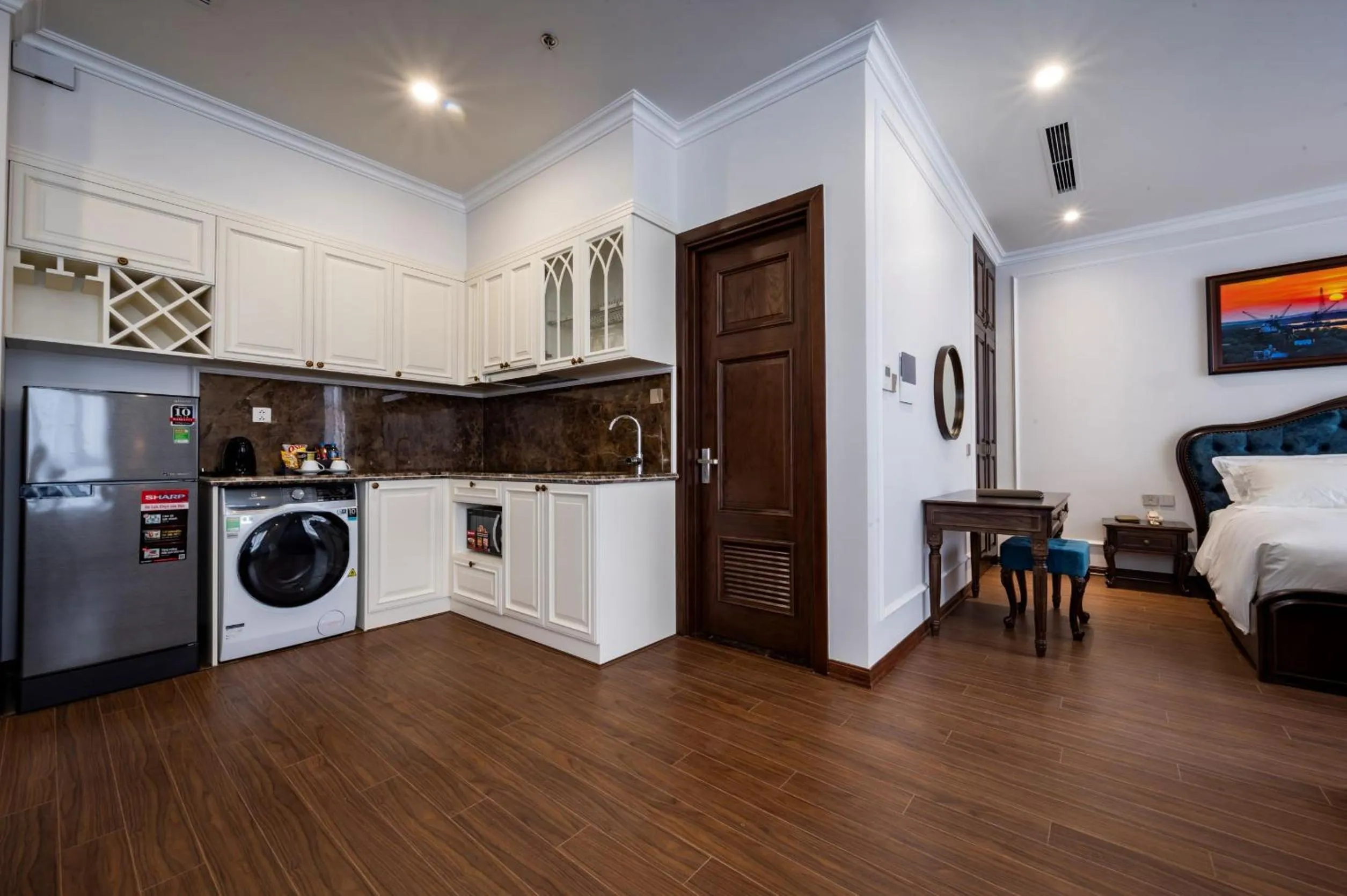 washing machine in MADELISE HOTEL&APARTMENT