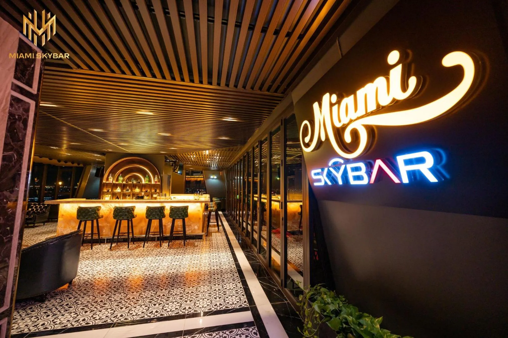 Nightclub / DJ in MADELISE HOTEL&APARTMENT