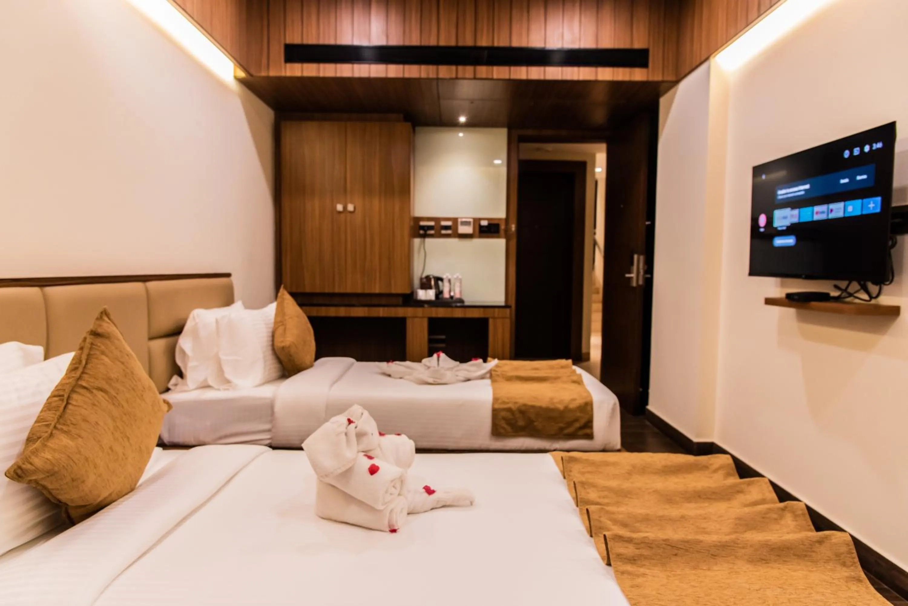 Bedroom, Bed in TGI Felicity