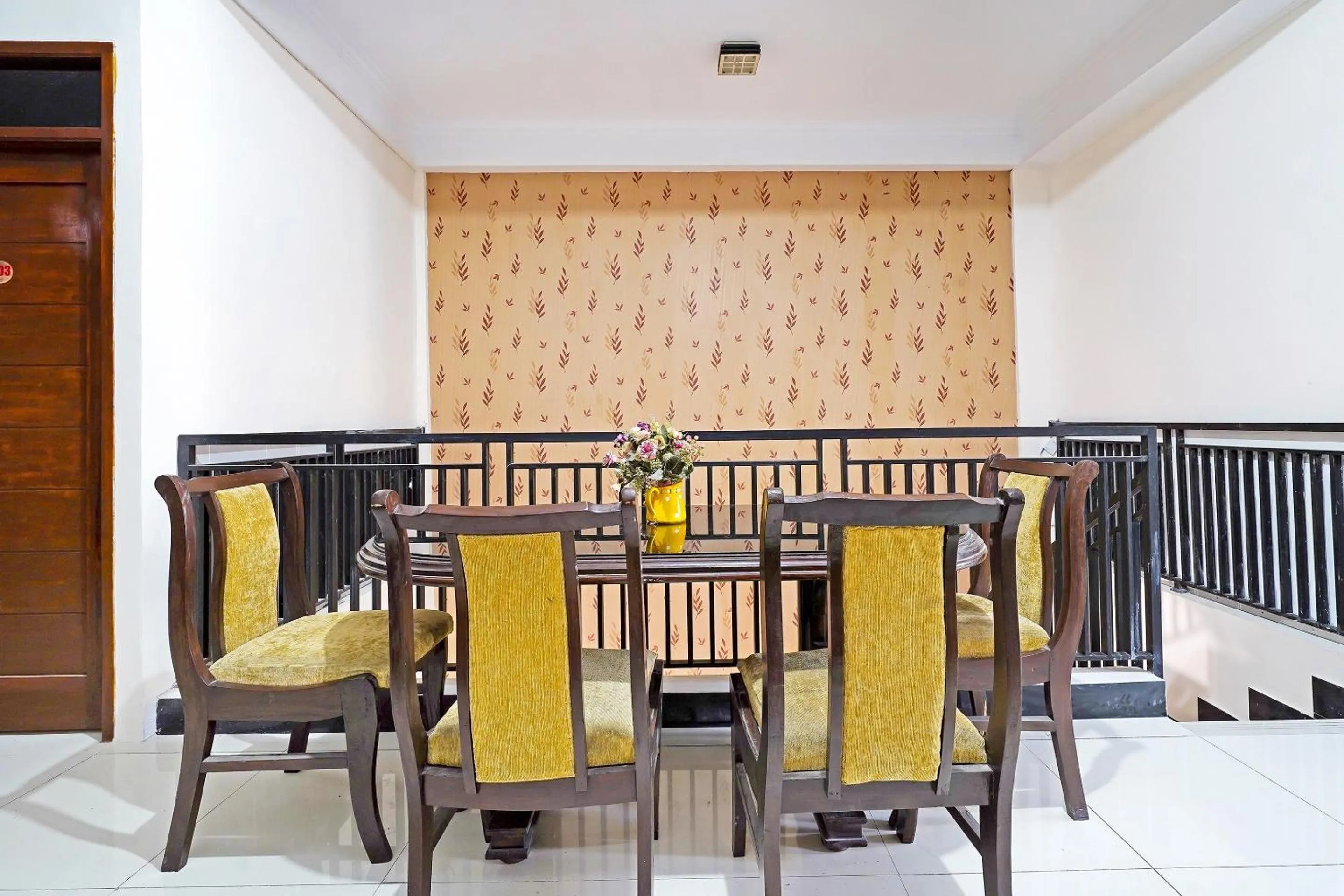 Lobby or reception in Hotel O Jawara Guest House Syariah