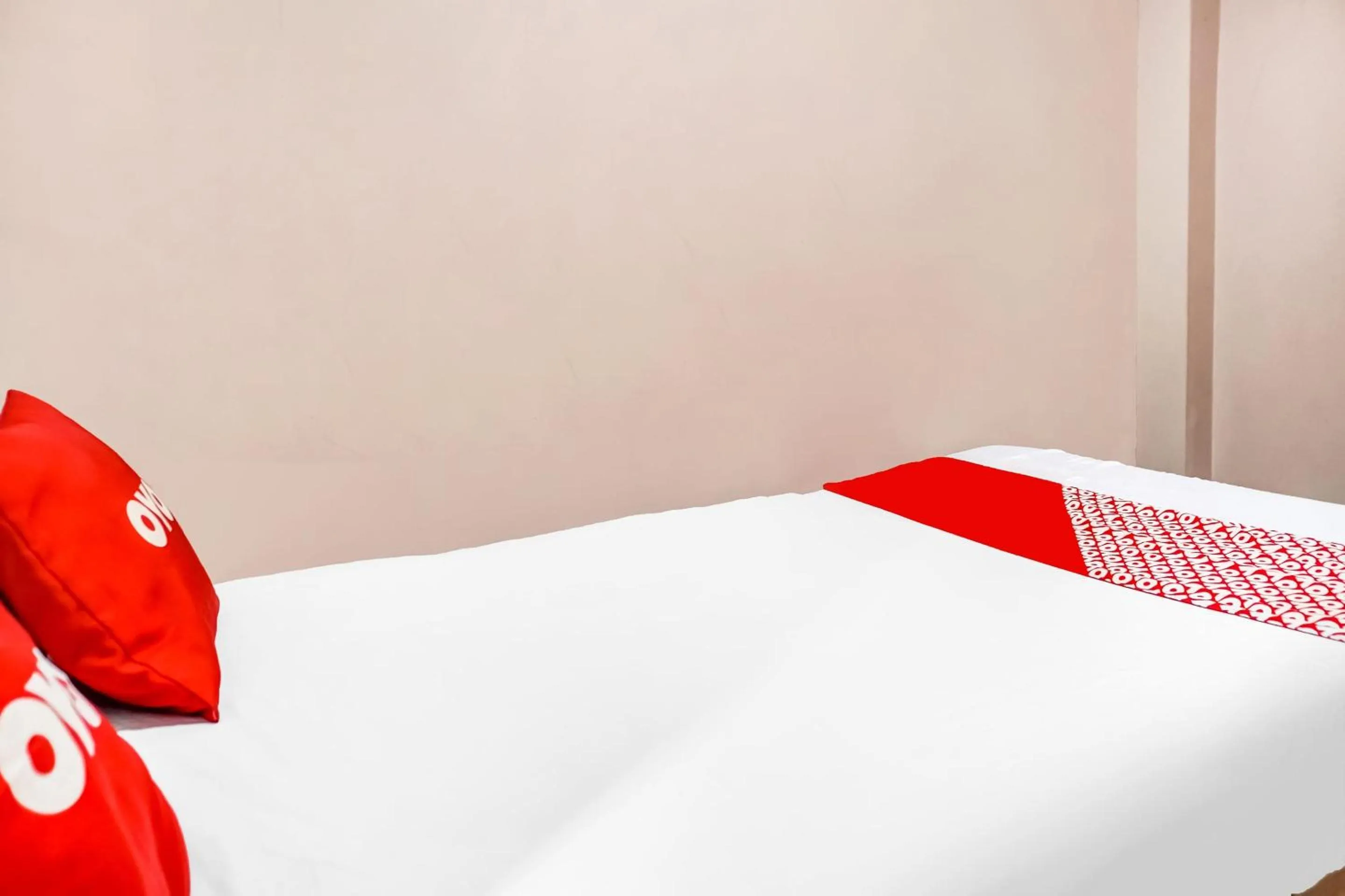 Bedroom, Bed in SPOT ON 91336 Guesthouse Tarumanegara