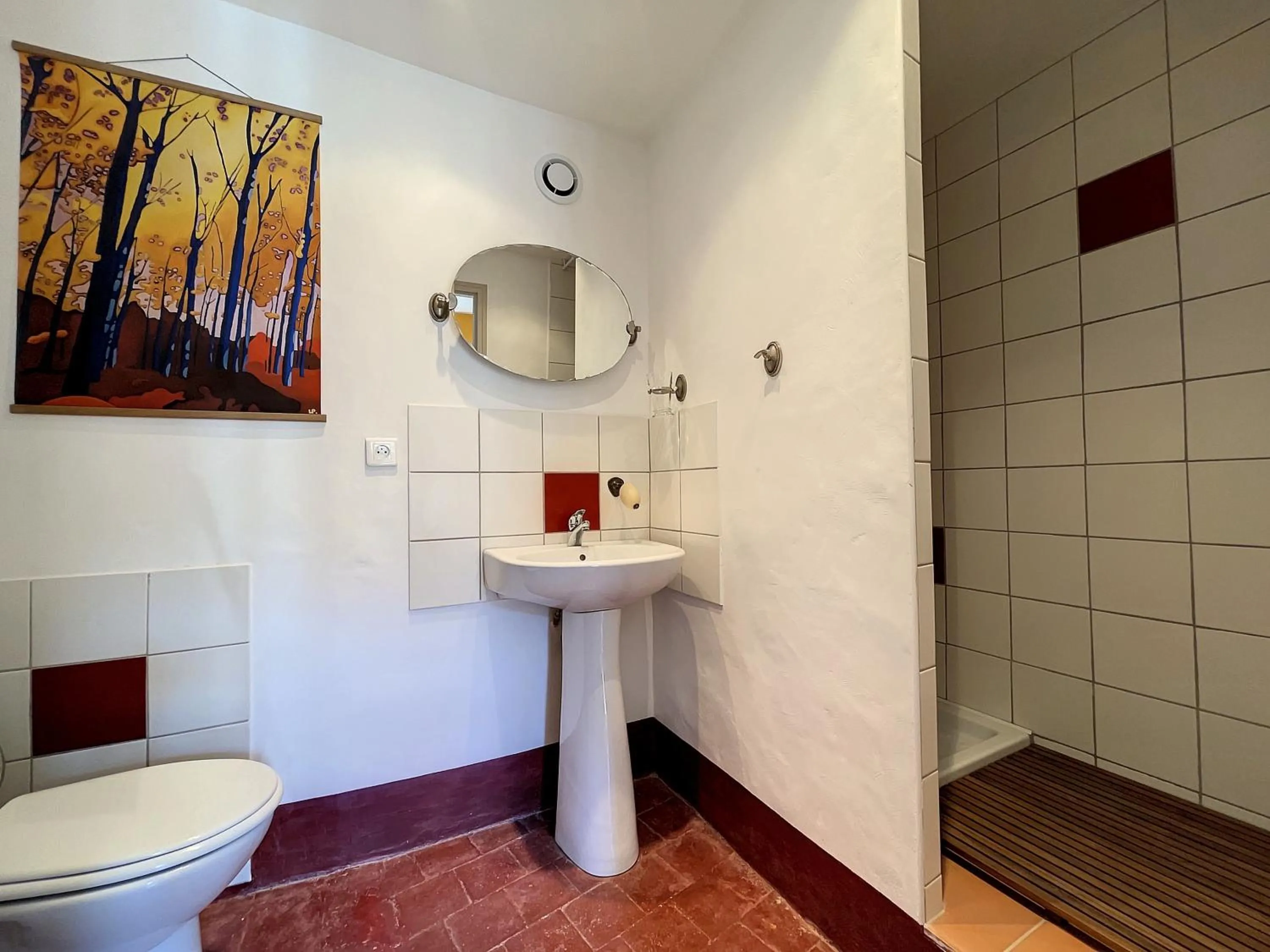 Bathroom in L'oiseau Bleu suite MERLE BLEU