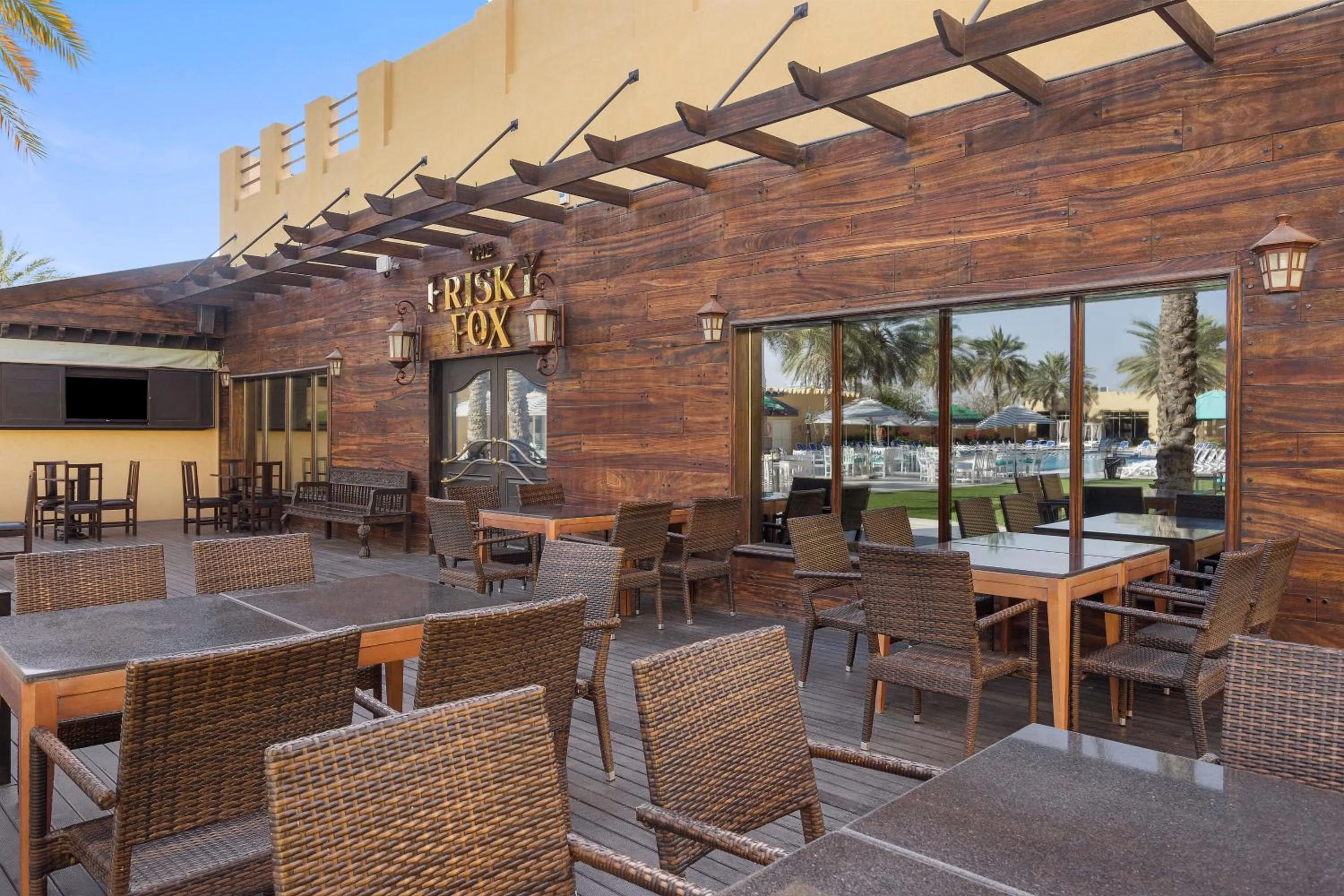 Lounge or bar in Al Hamra Village Hotel