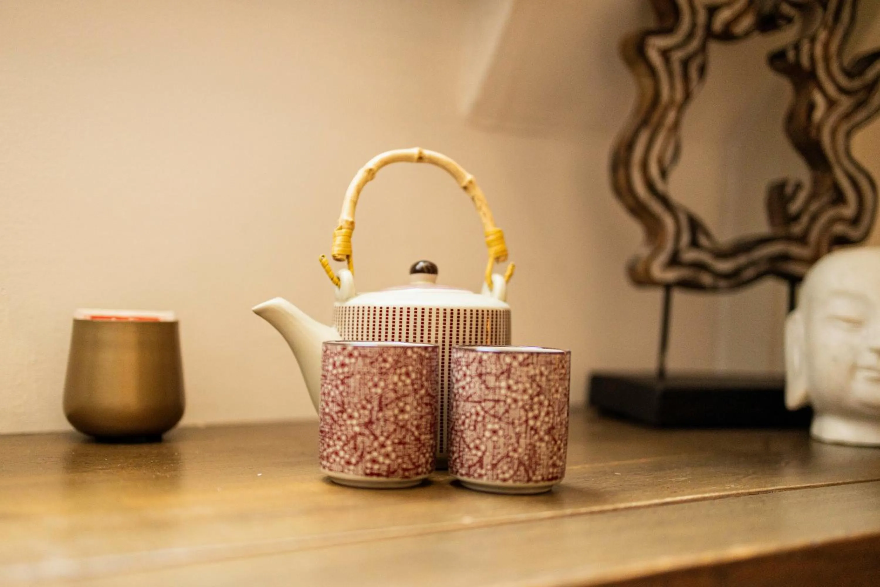 Coffee/tea facilities in Bouteaque Hotel