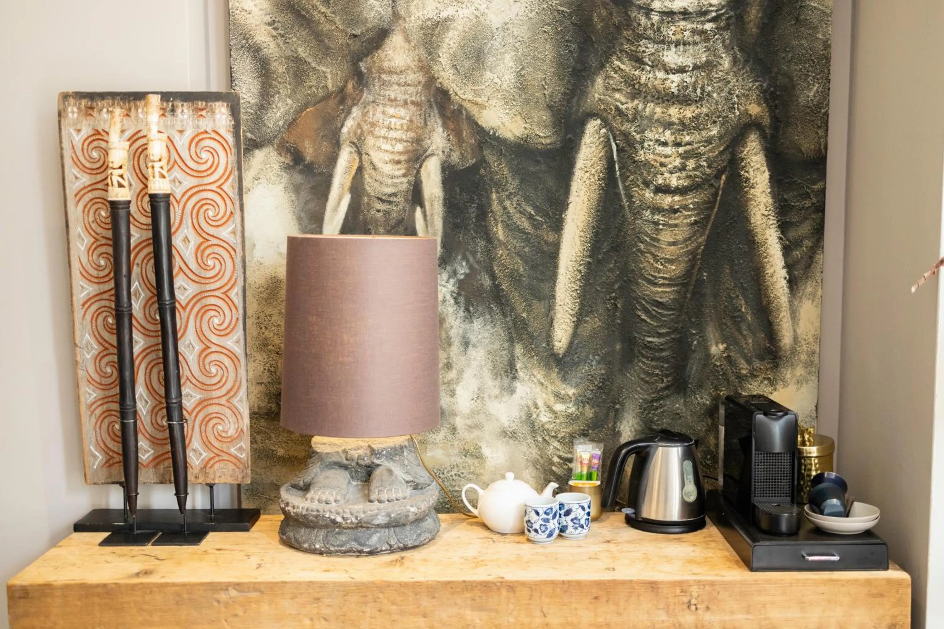 Coffee/tea facilities in Bouteaque Hotel