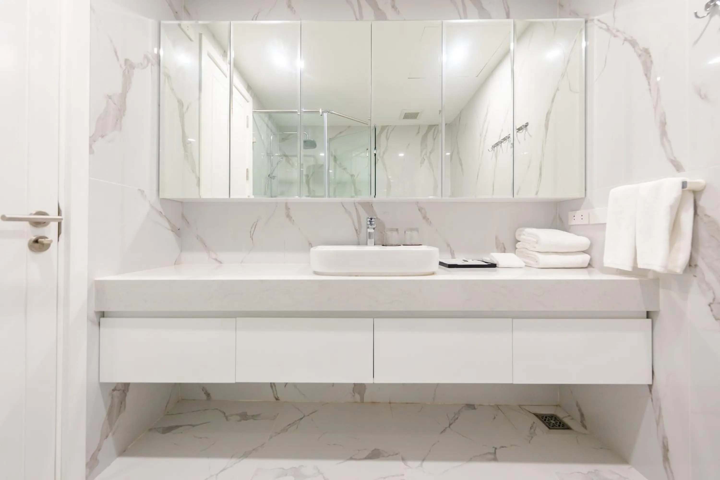 Bathroom in Five Star Westlake 1st-4th Floors Hotel & Serviced Apartment