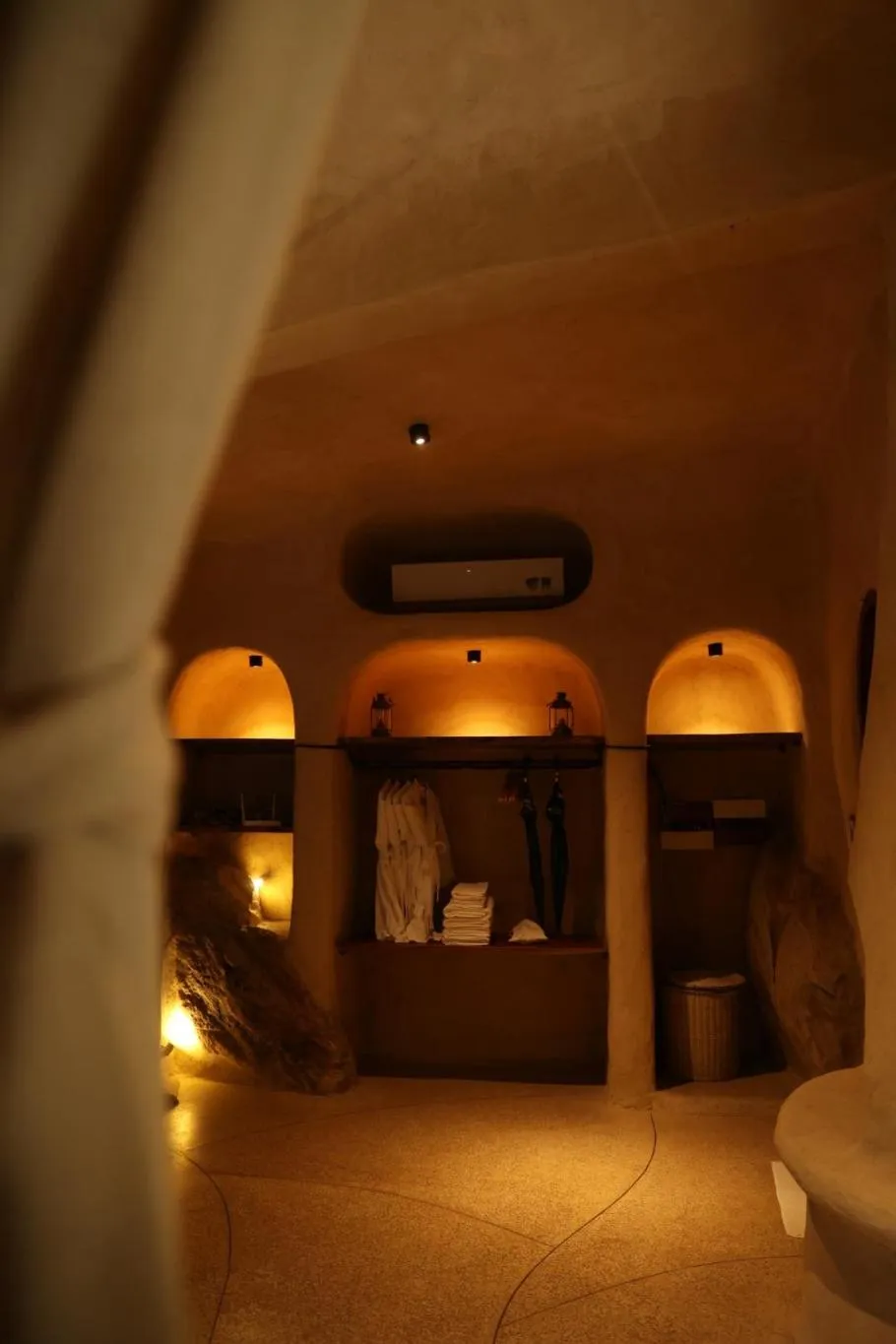 Photo of the whole room, Bed in Amaya Retreat