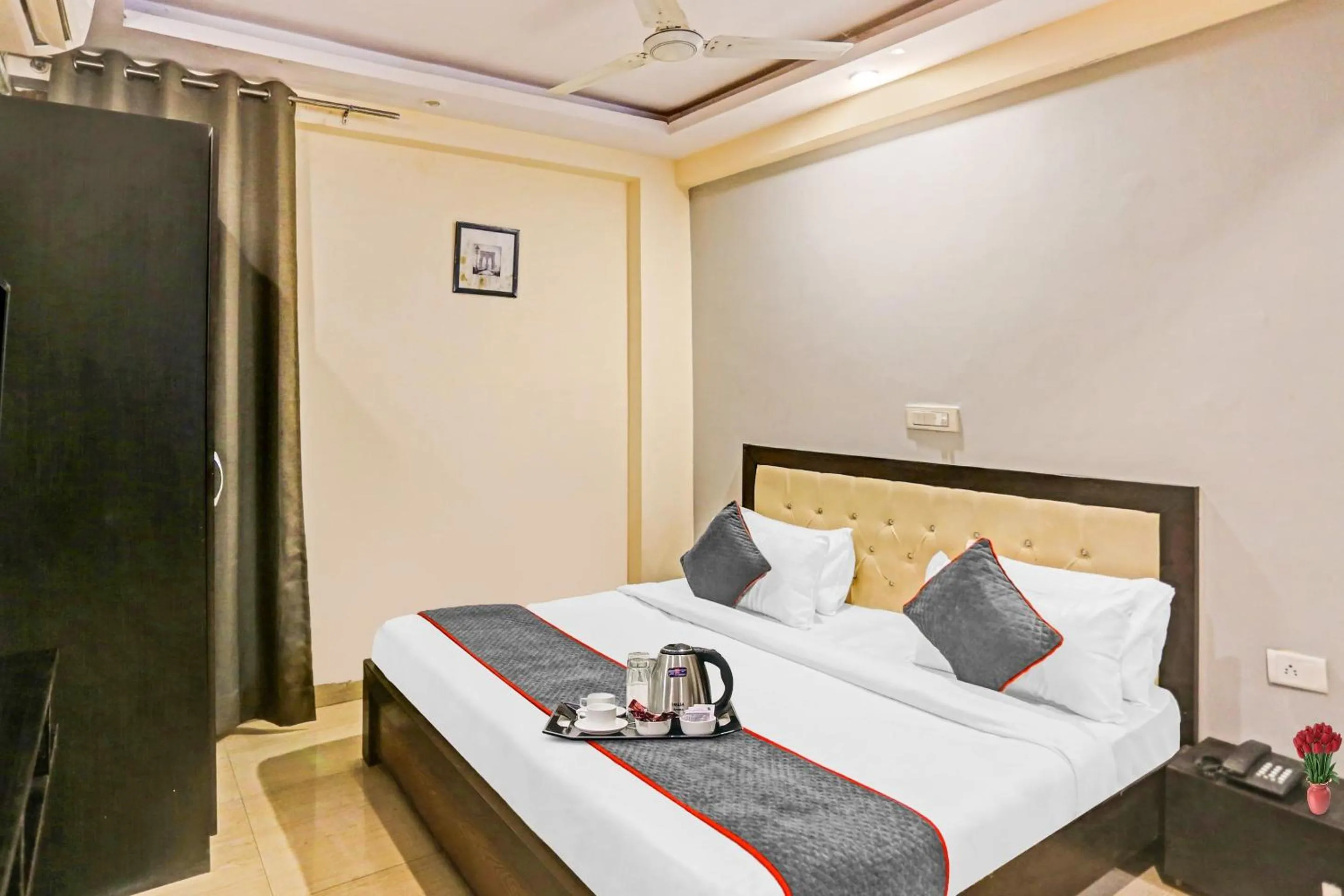 Bedroom, Bed in Townhouse Zodiac Near Botanic Garden of Indian Republic