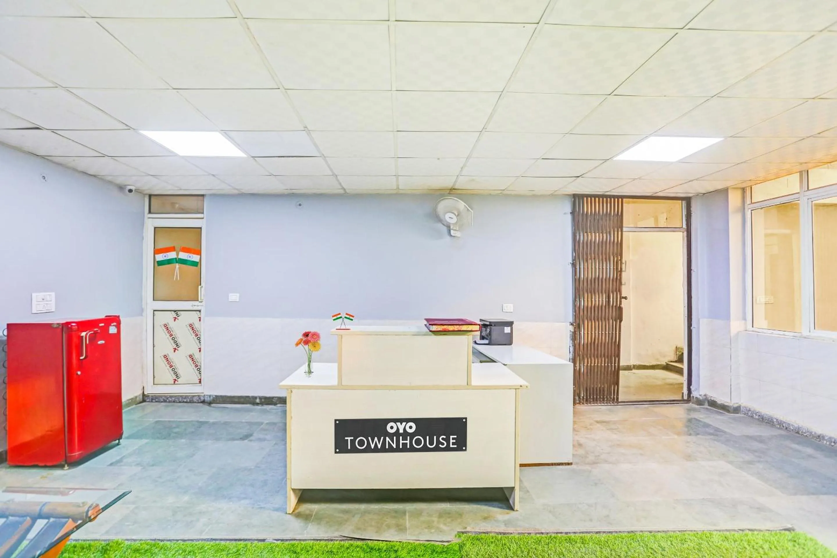 Lobby or reception in Townhouse Zodiac Near Botanic Garden of Indian Republic